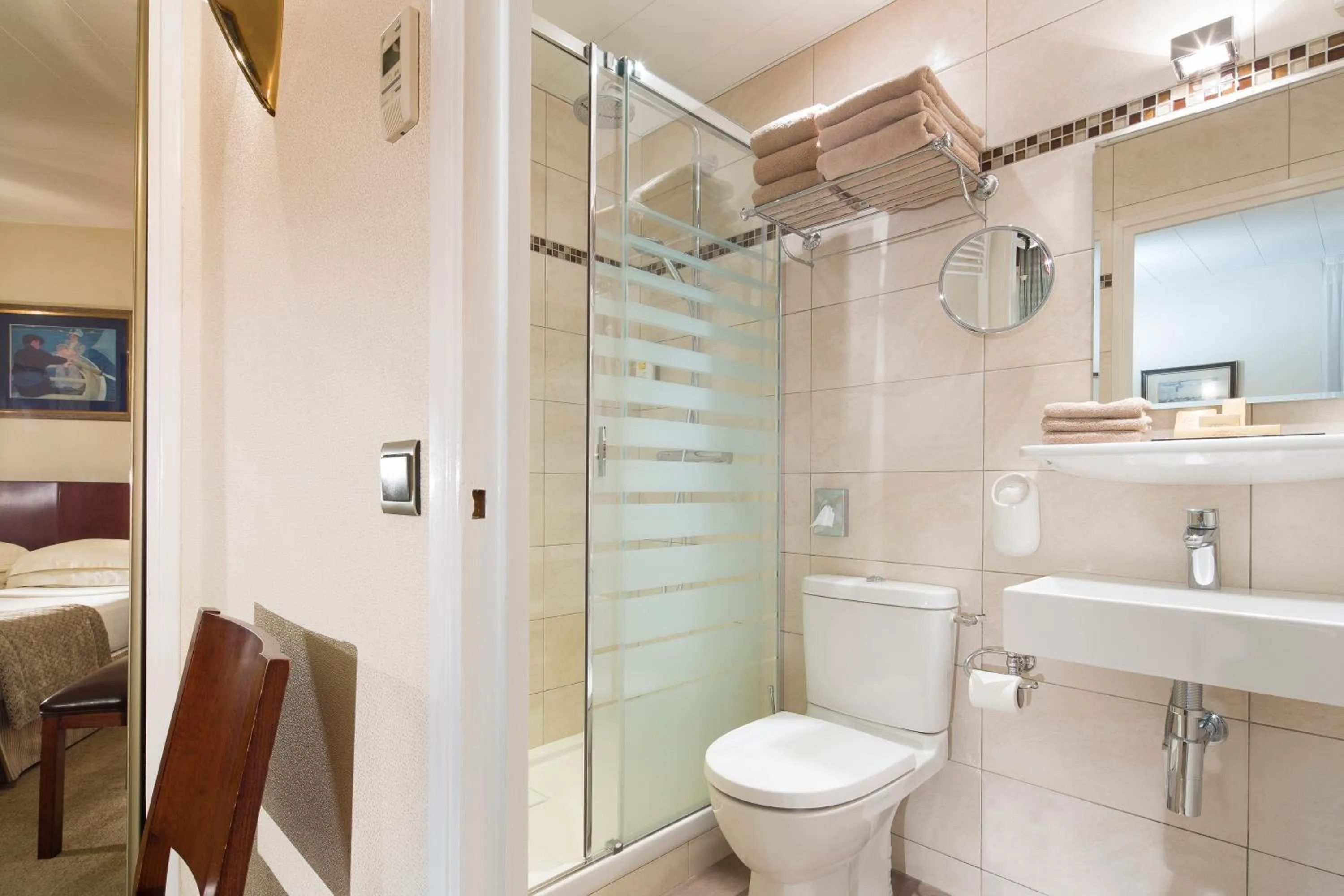 Bathroom in Hôtel Delavigne