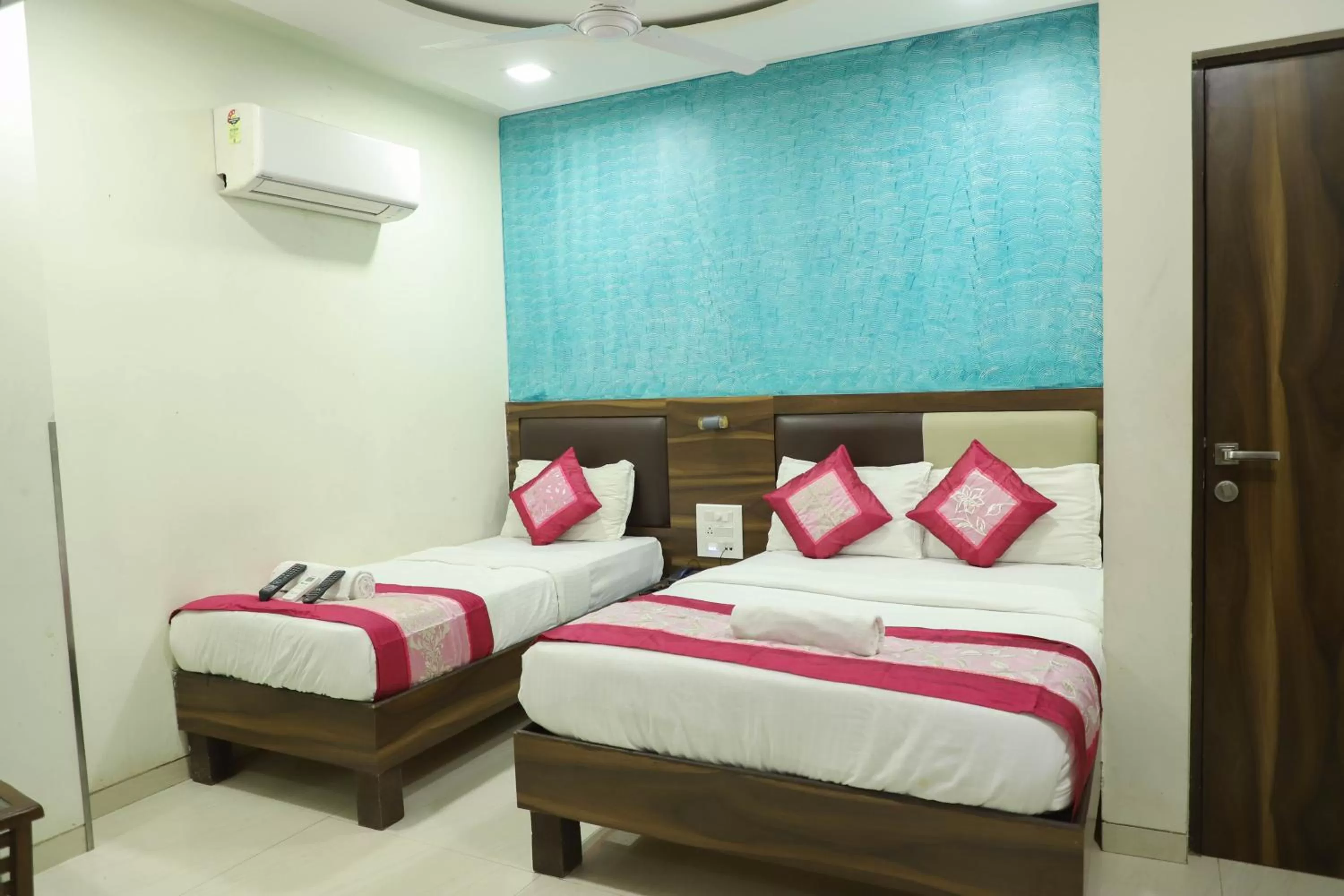 Bed in Hotel Plaza Executive - near BKC