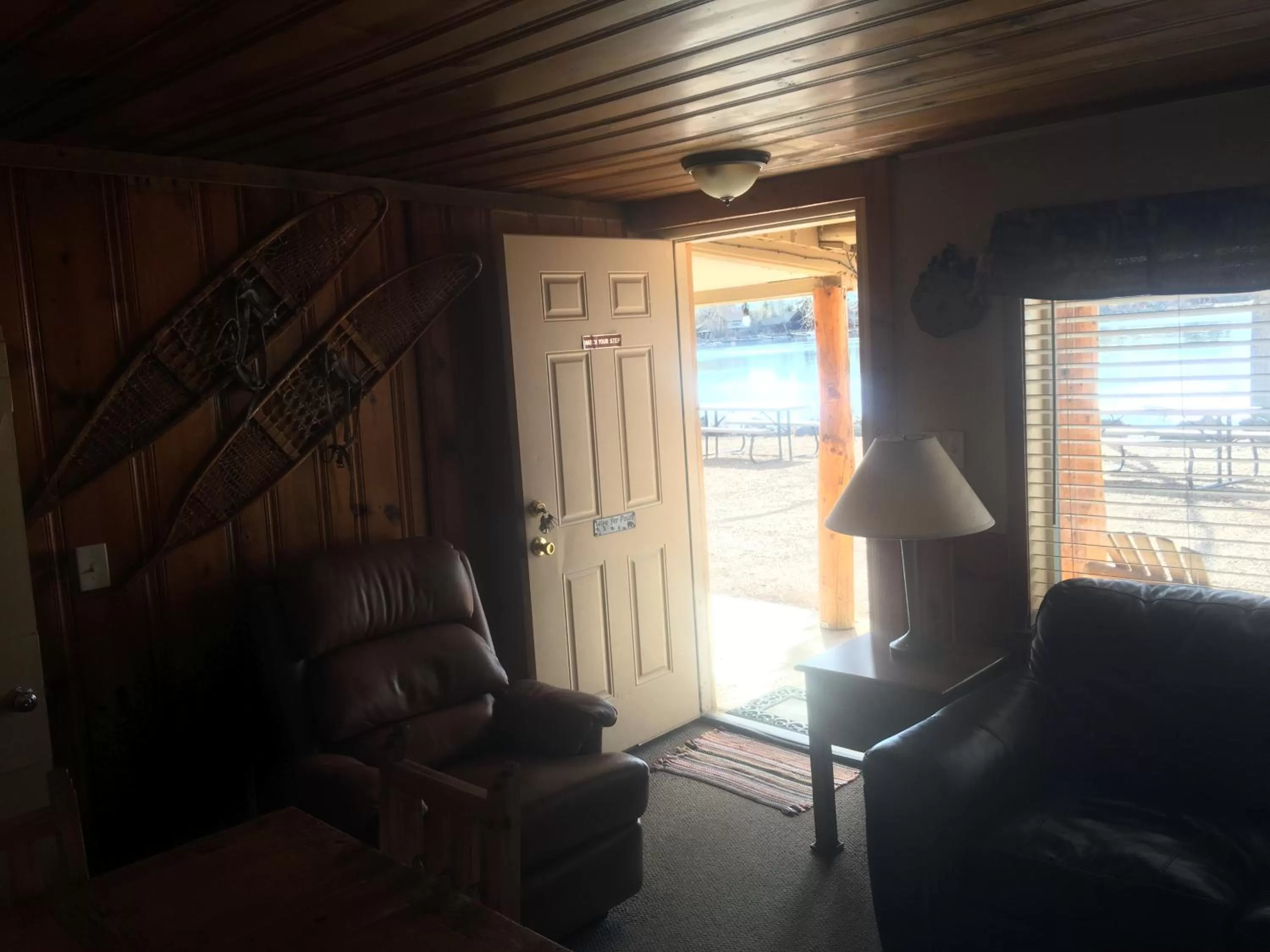 Living room, Seating Area in Rainbows End Fishing Resort