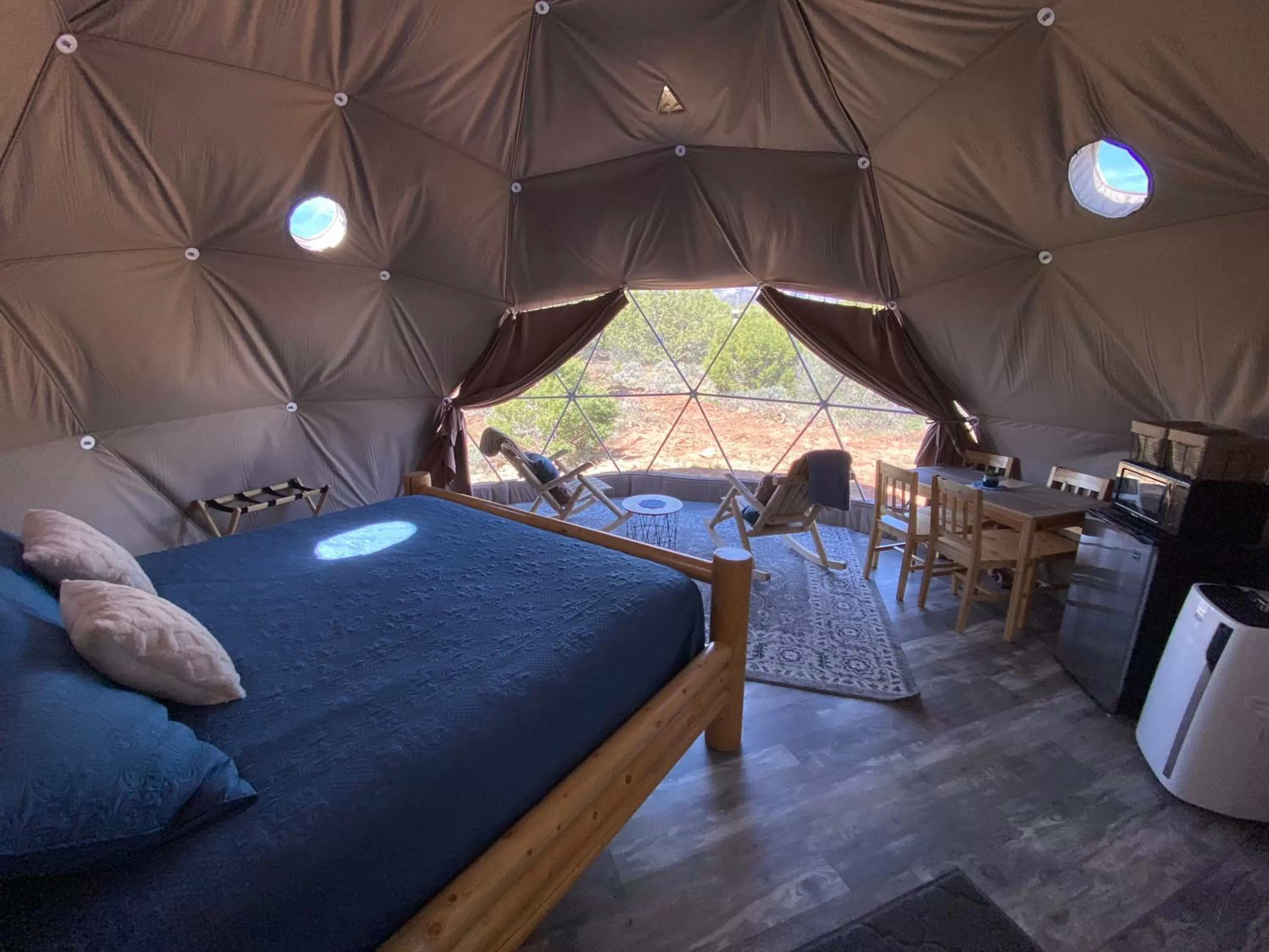 Kitchen or kitchenette, Bed in Blue Mountain Domes - The WOW Experience