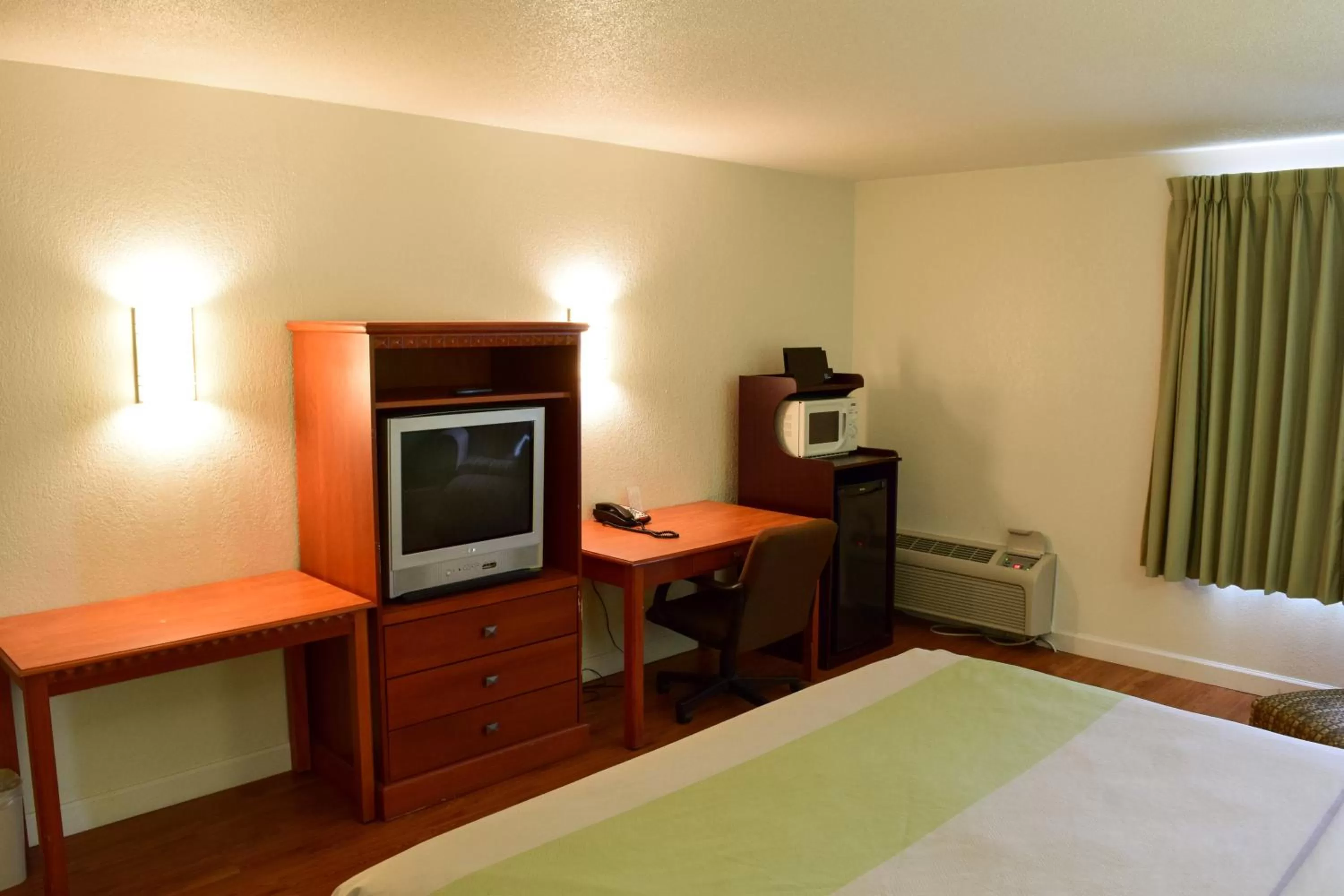 Lobby or reception, Bed in Motel 6-Springfield, OH