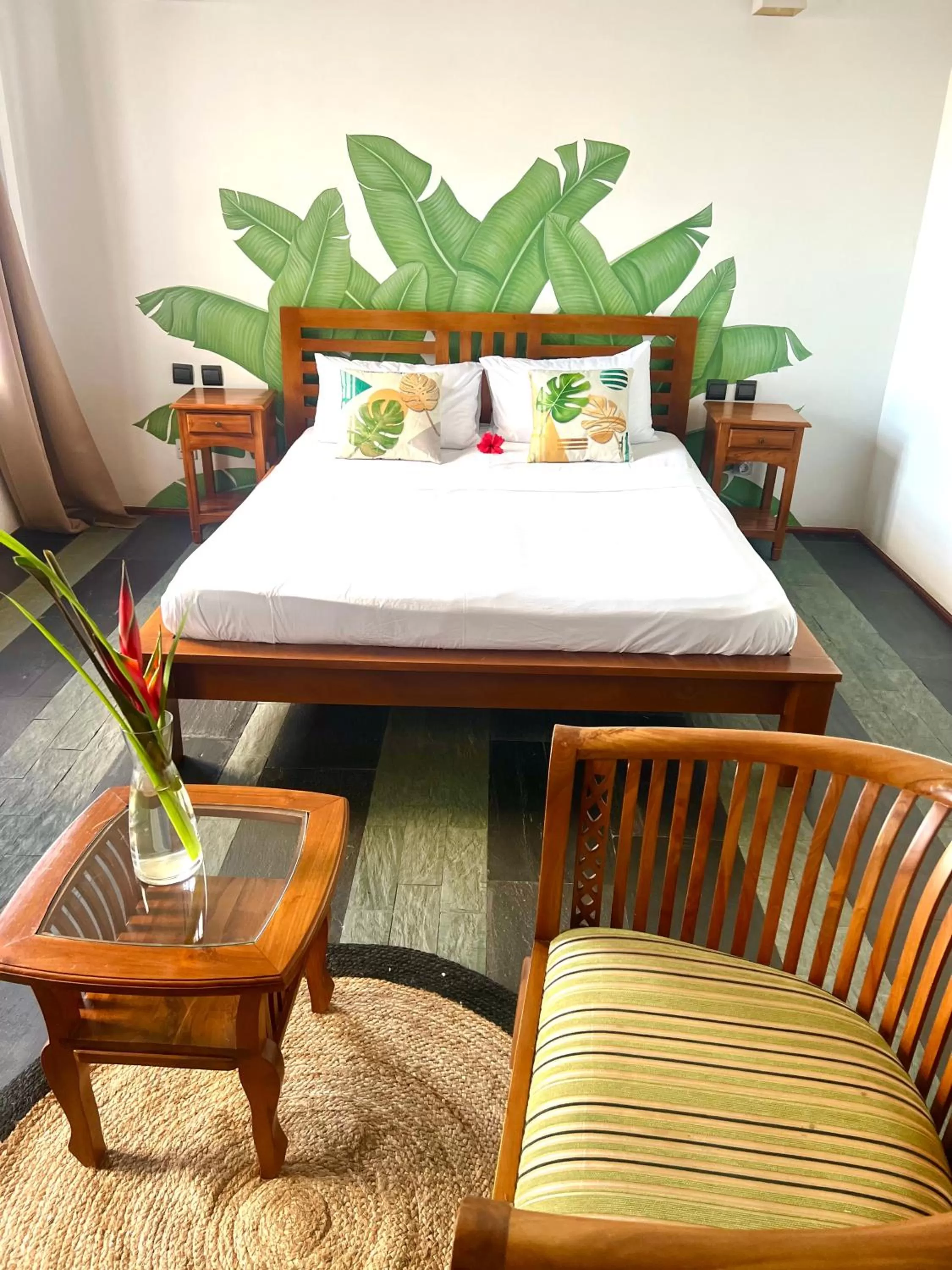 Coffee/tea facilities, Bed in Hilltop Boutique Hotel