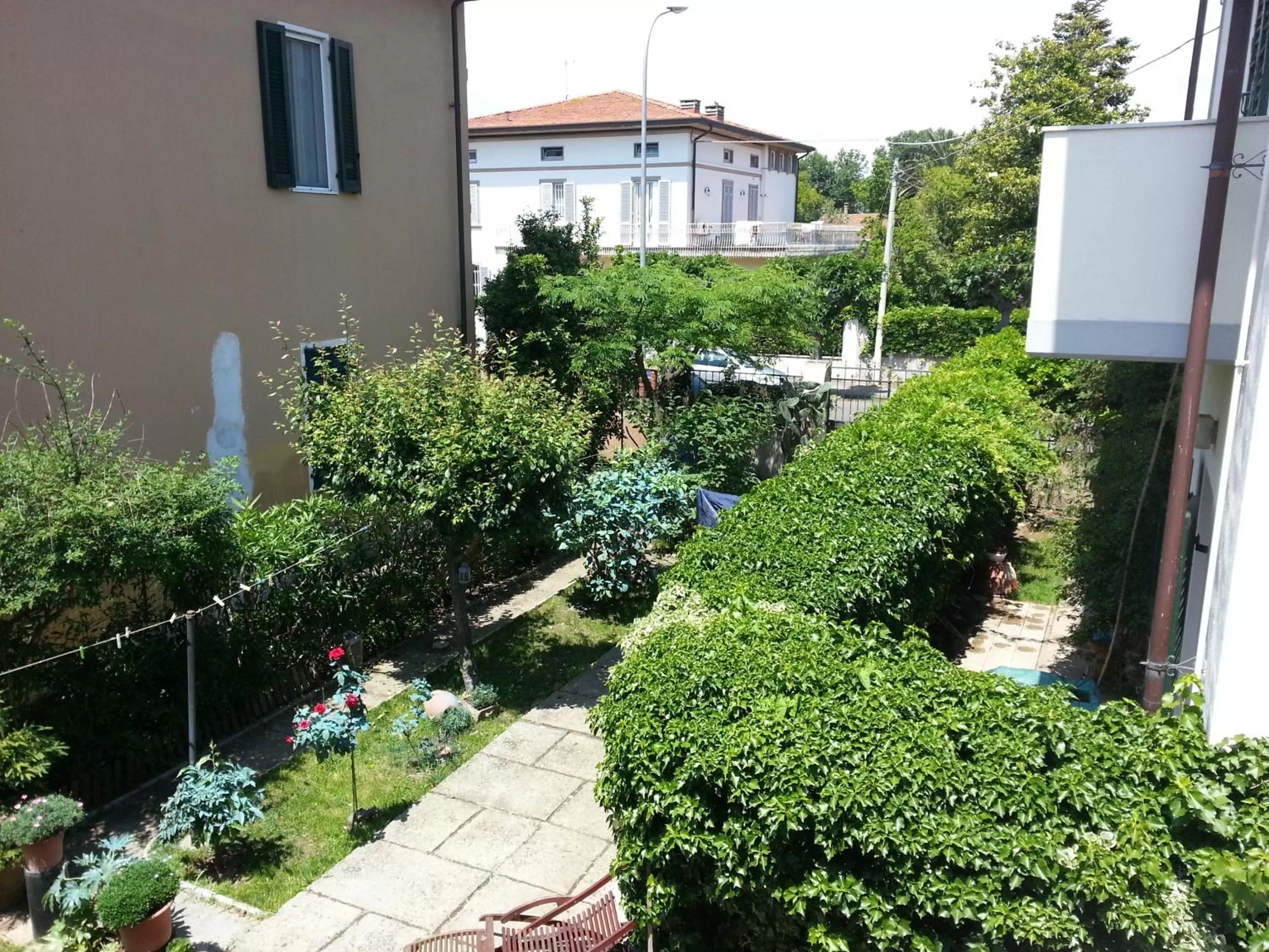 Natural landscape in A Due Passi Dal Centro Rooms For Rent