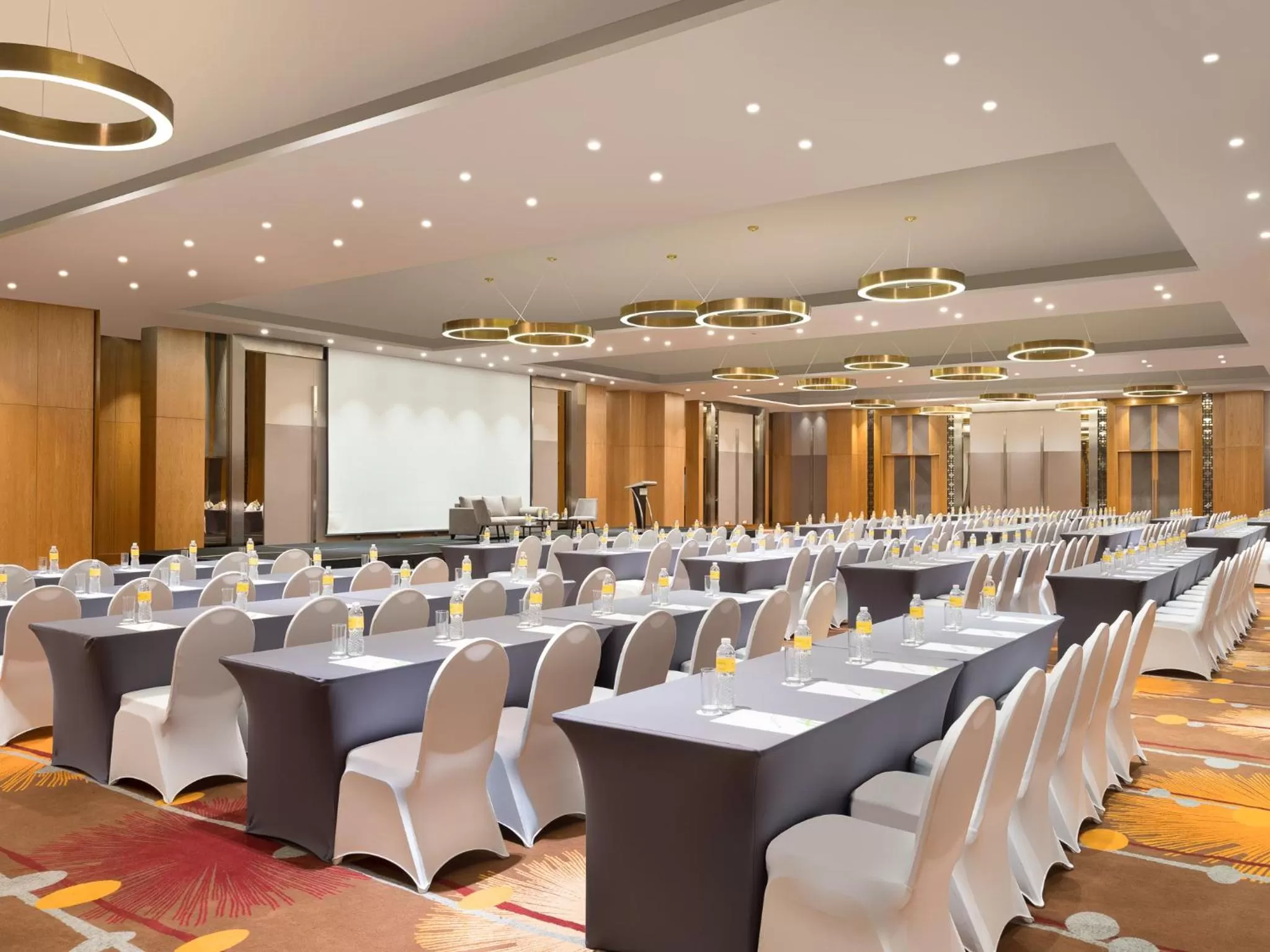 Business facilities in Holiday Inn & Suites Jakarta Gajah Mada by IHG