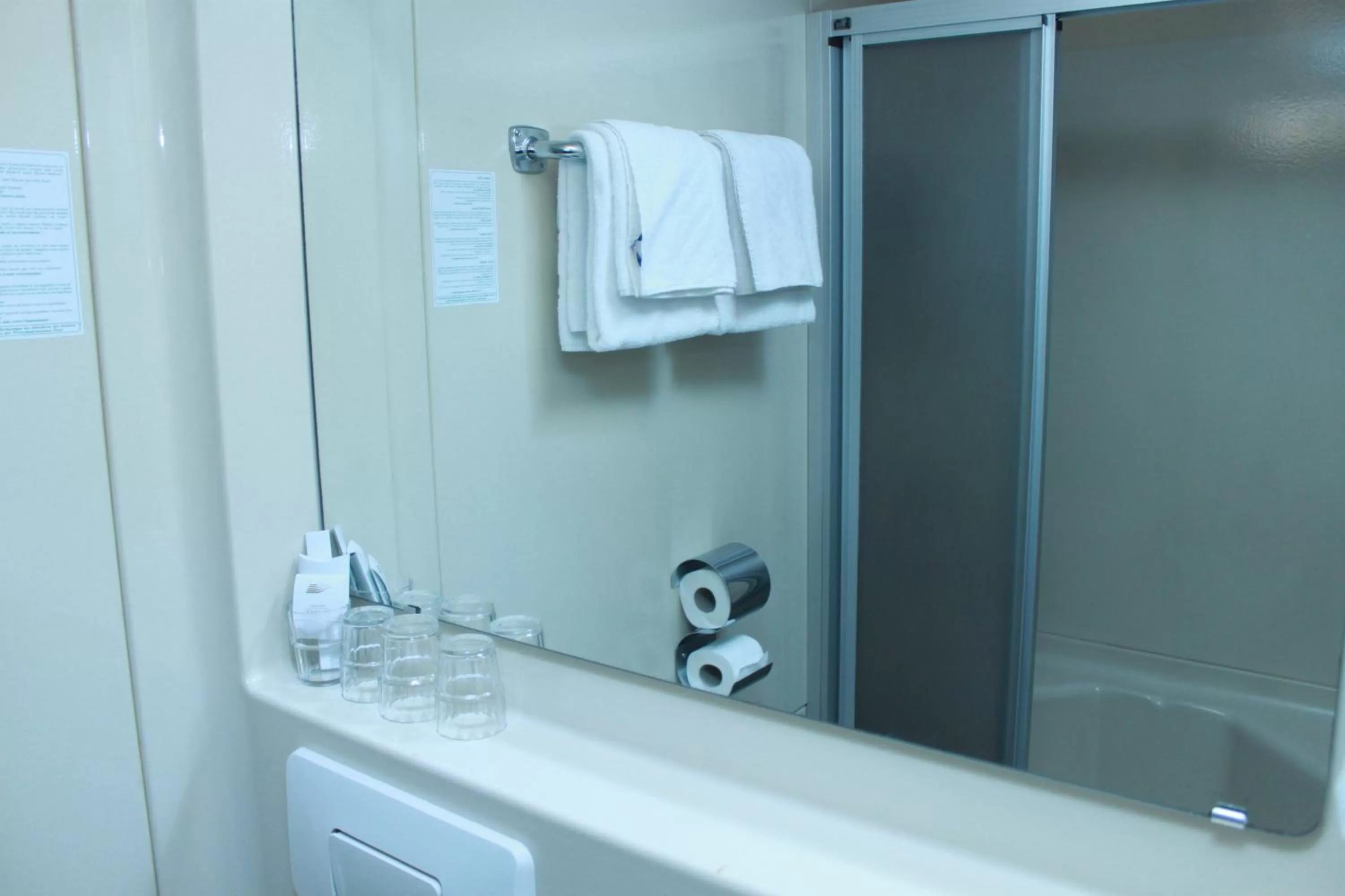 Bathroom in Hotel Goldene Krone Innsbruck