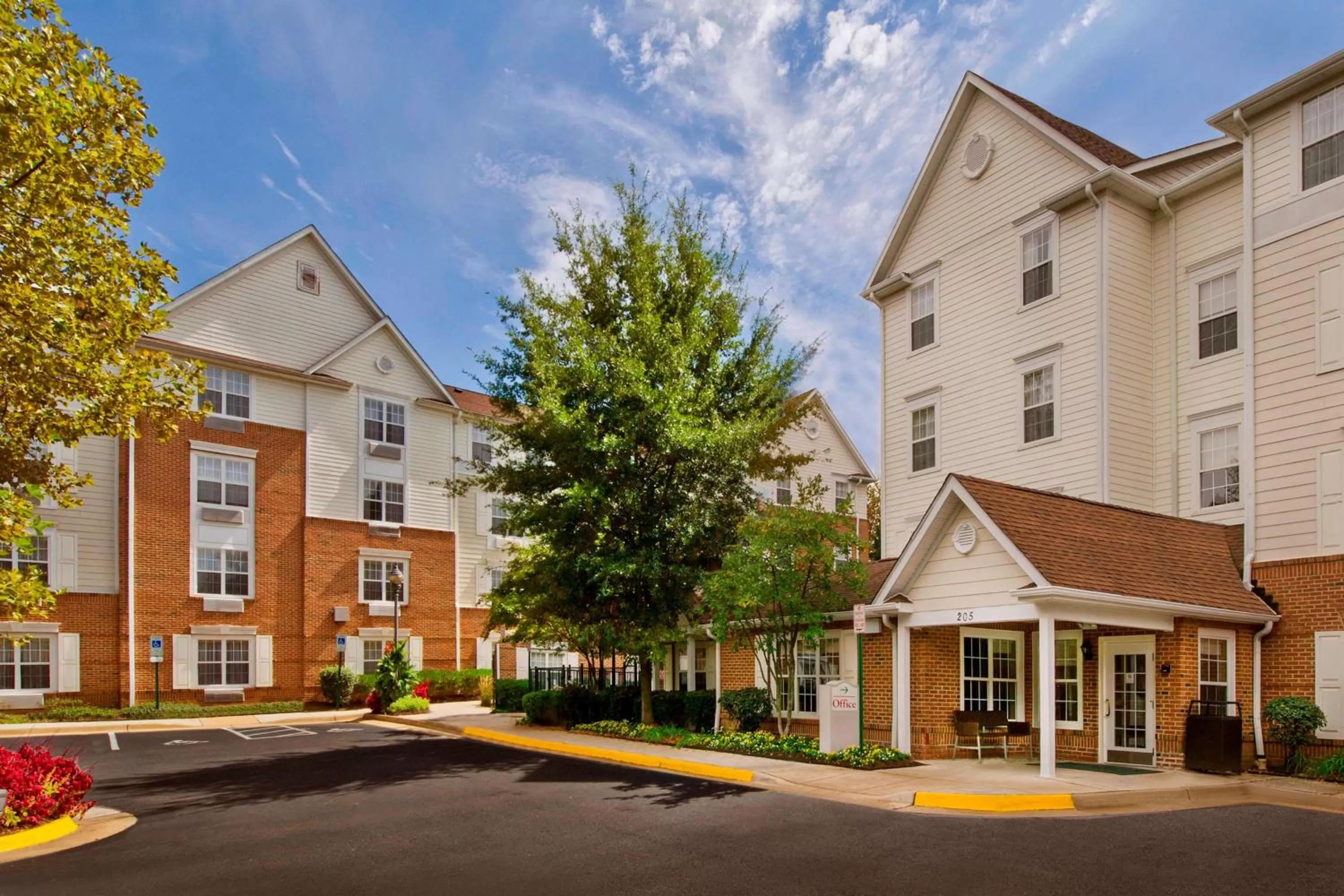 Property building in Sonesta Simply Suites Falls Church