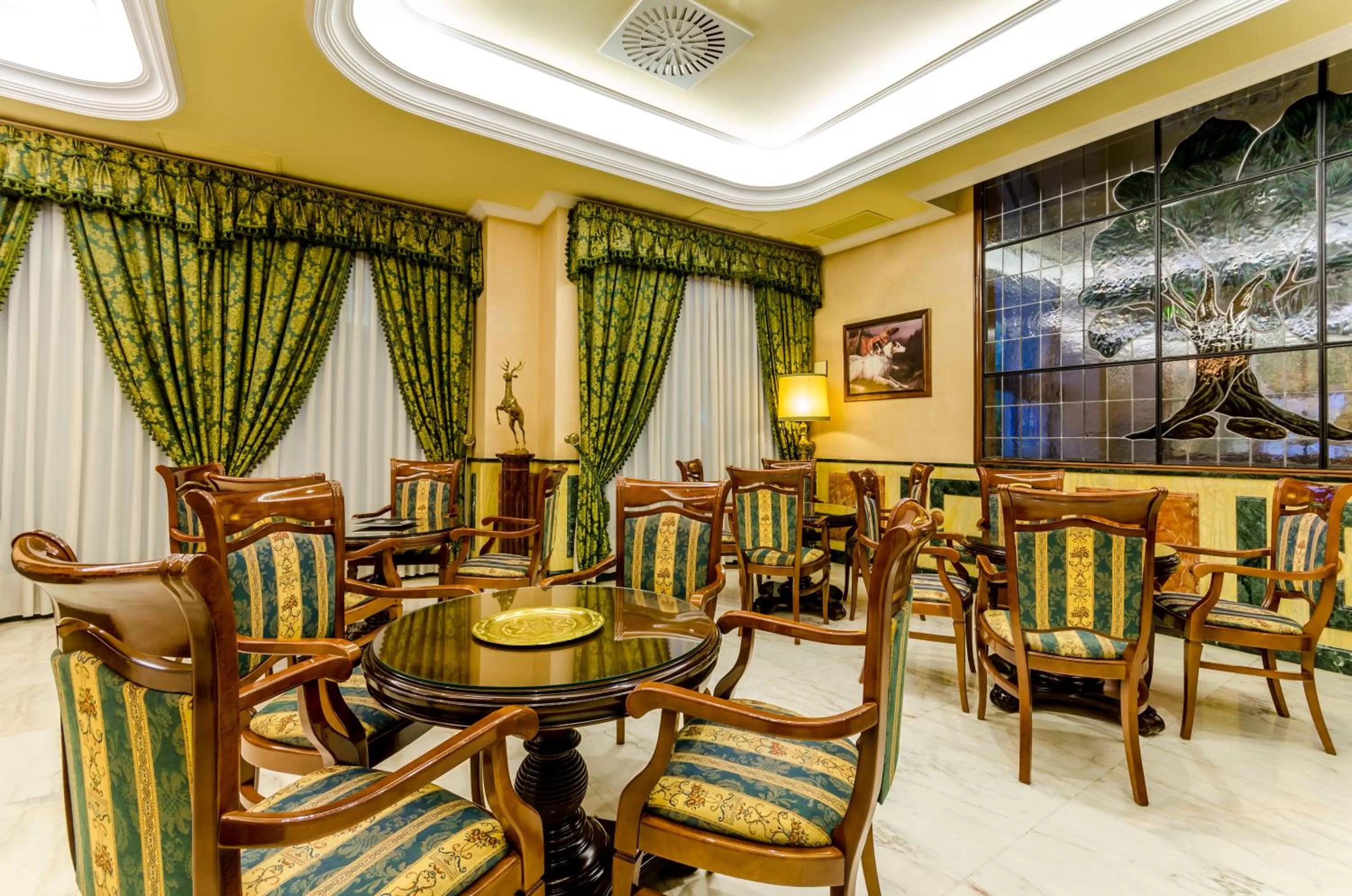 Communal lounge/ TV room in Infanta Cristina