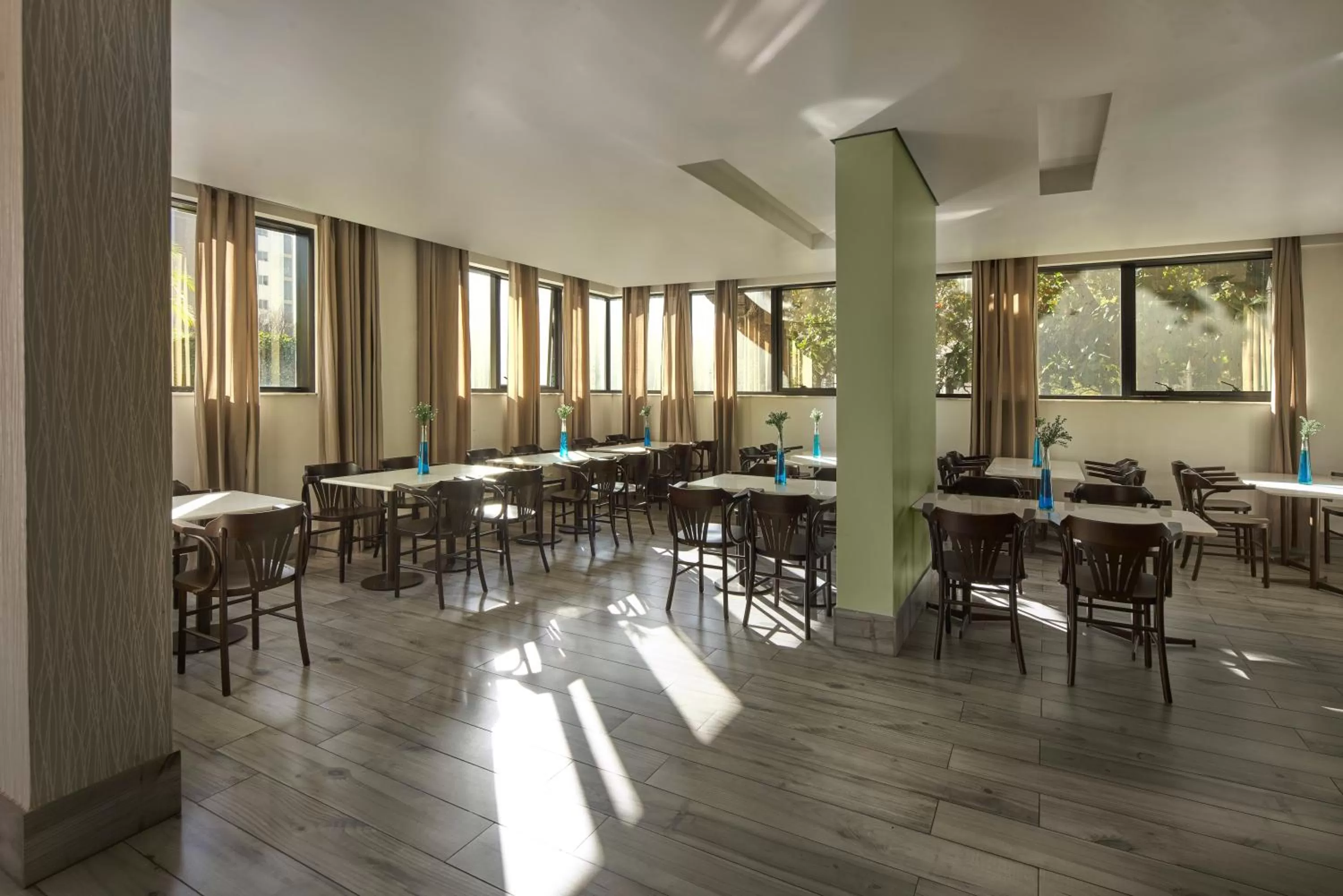 Restaurant/places to eat in Radisson Blu Belo Horizonte Savassi