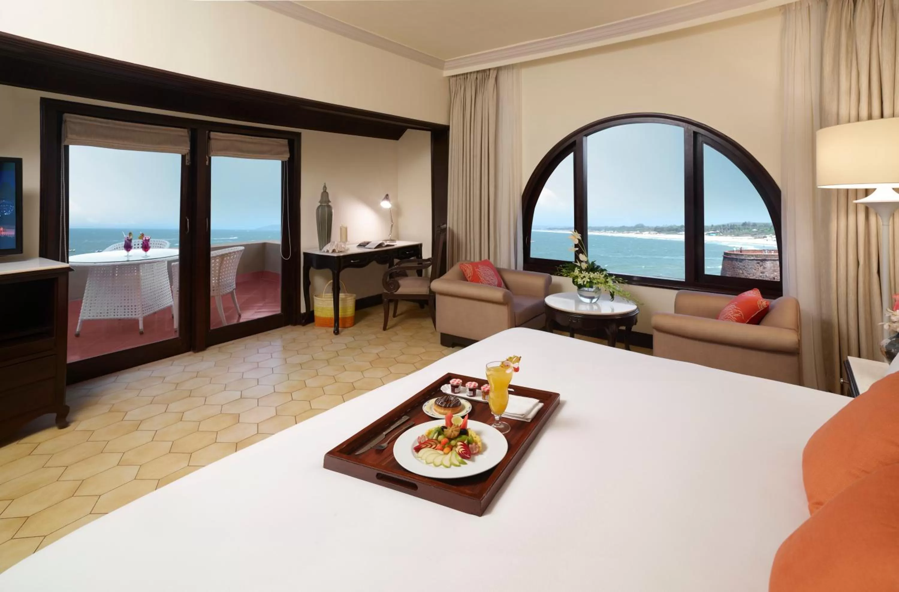 Sea view, Bed in Taj Fort Aguada Resort & Spa, Goa