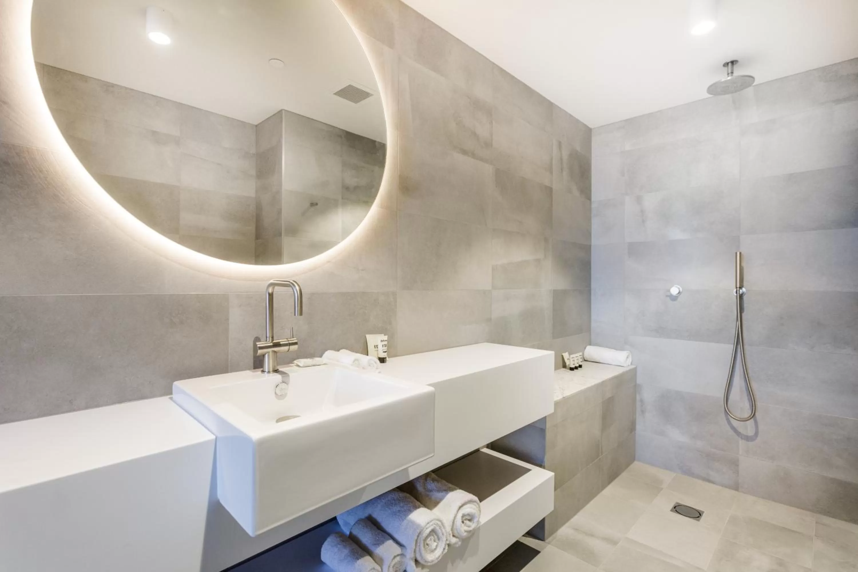 Shower in Quay Perth