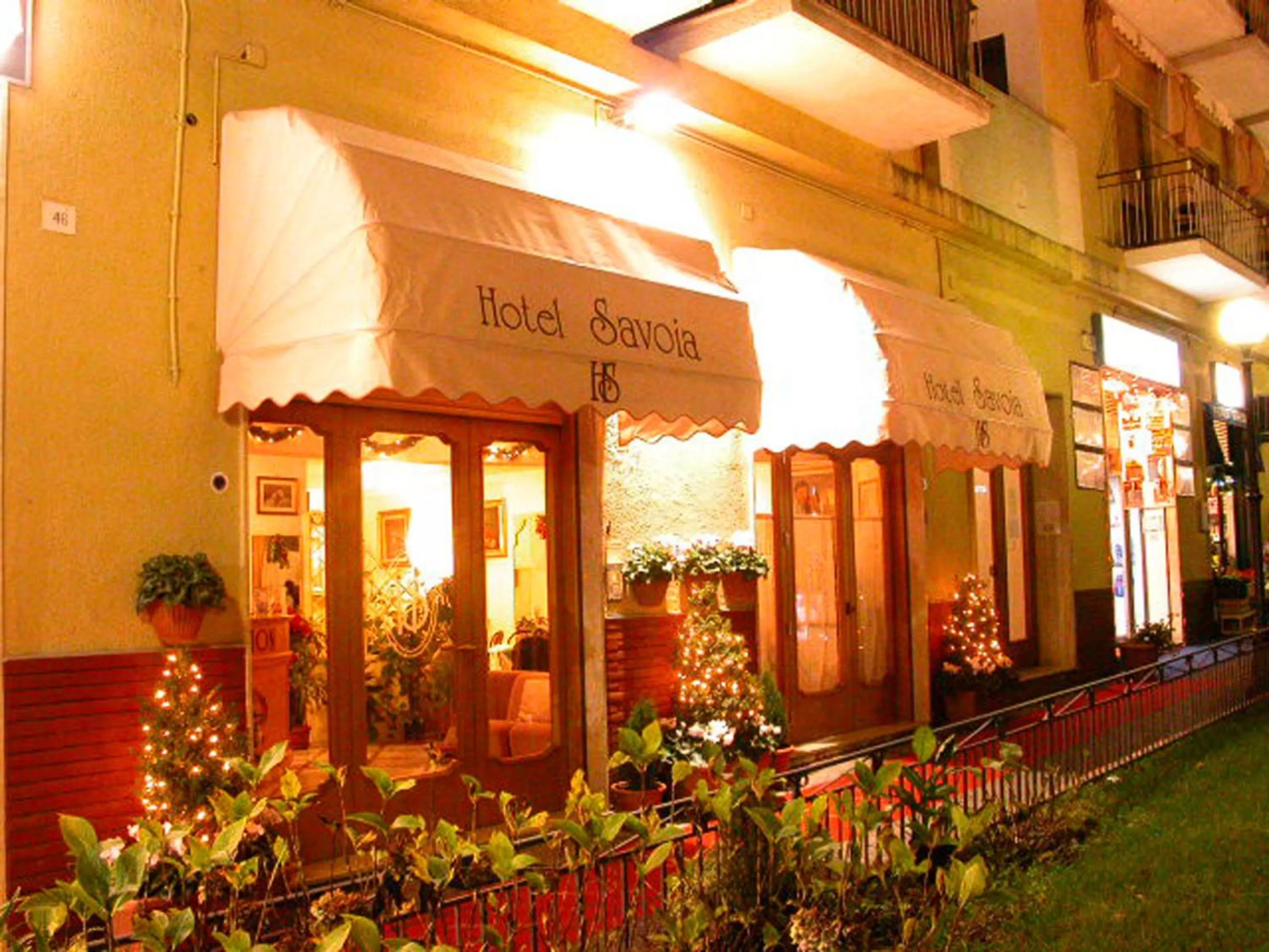 Facade/entrance in Hotel Savoia Sorrento