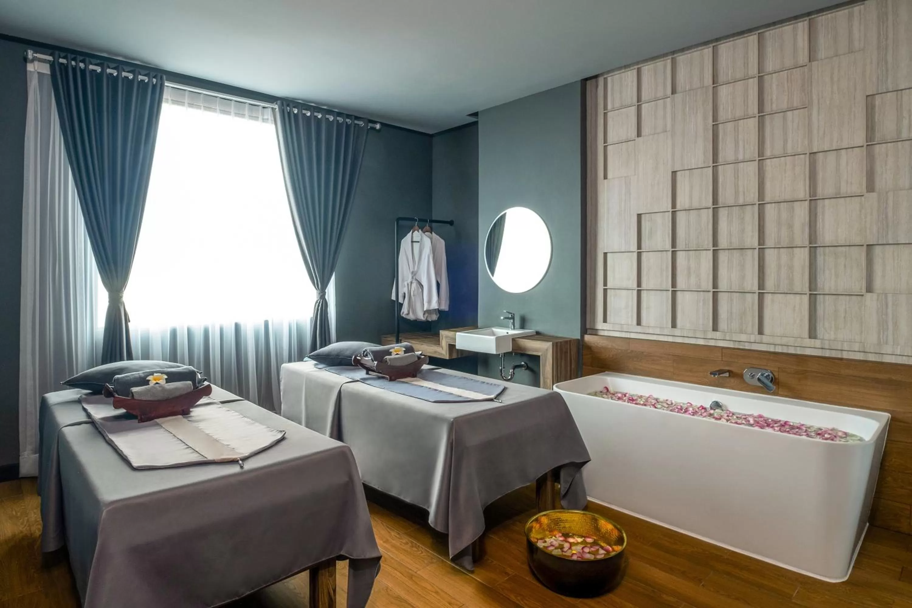 Spa and wellness centre/facilities, Bed in Mercure Tangerang Centre