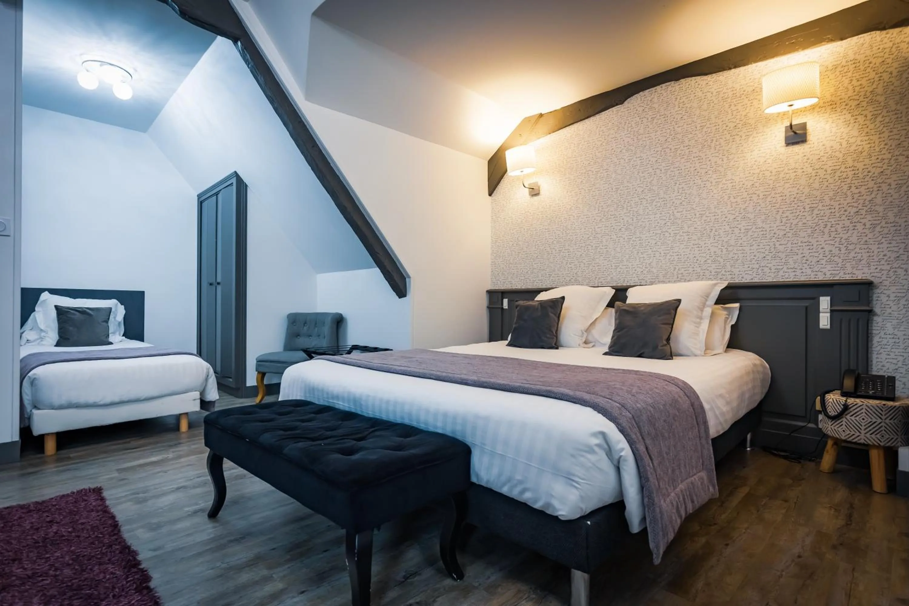 Bed in Grand Hôtel du Luxembourg & Spa