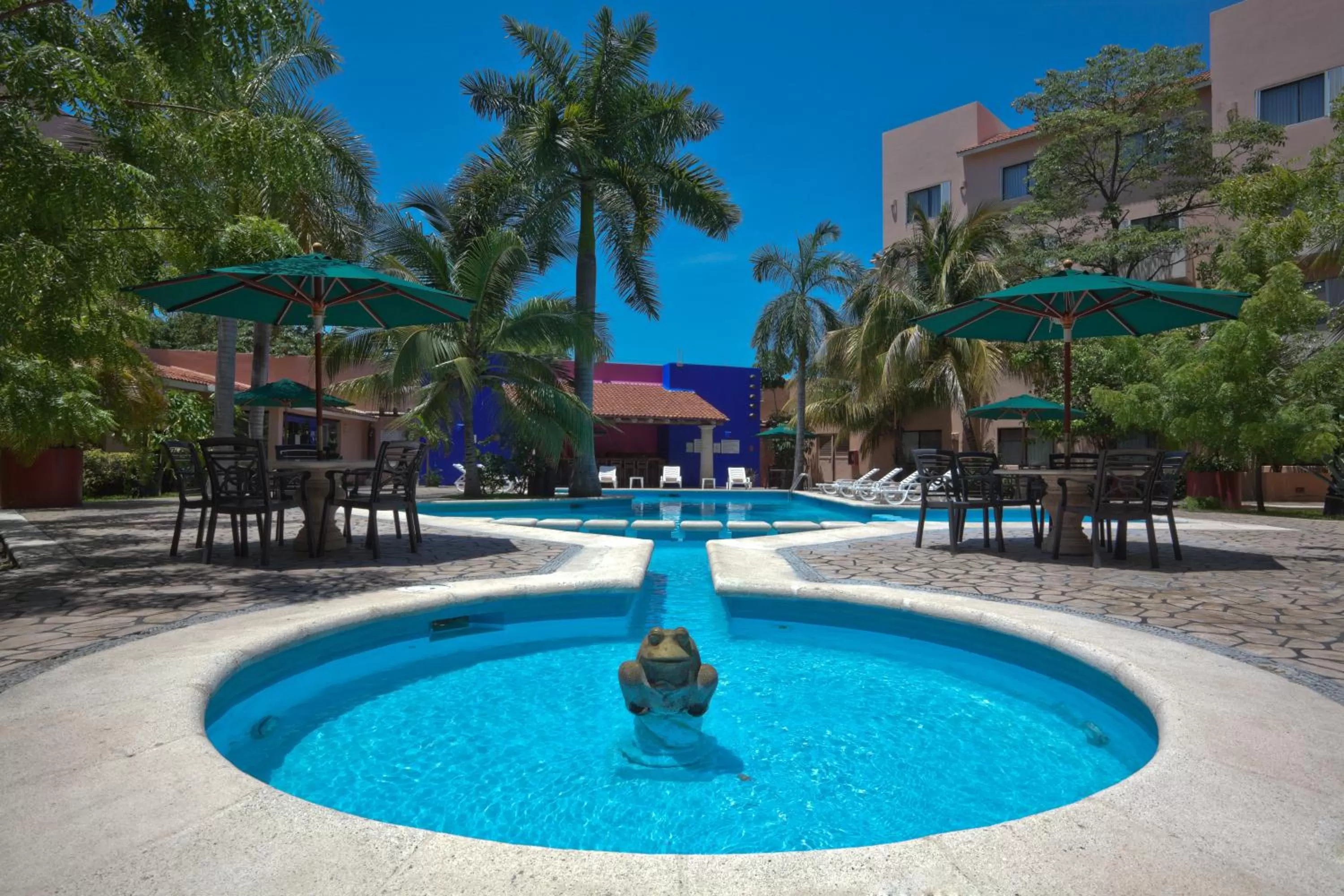 Swimming pool in Holiday Inn Ciudad Del Carmen by IHG