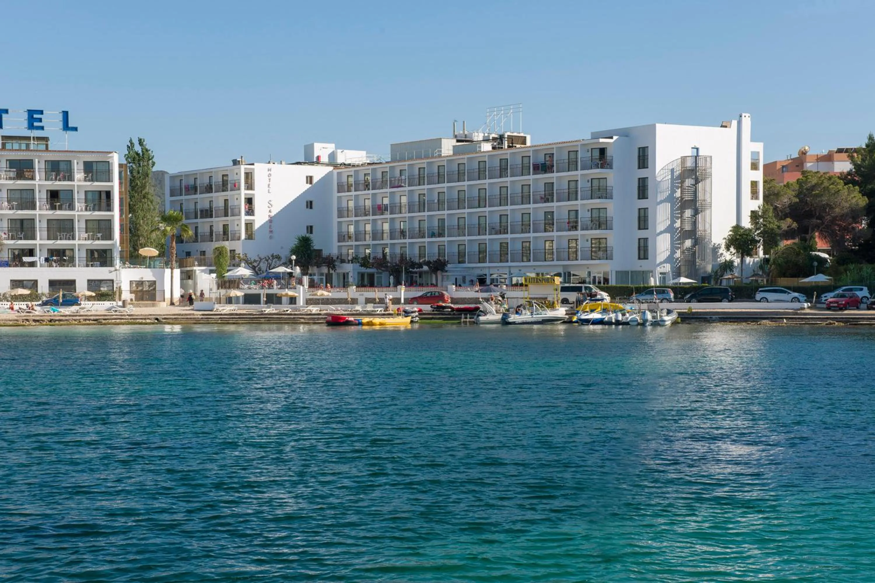 Property building in Hotel Vibra San Remo