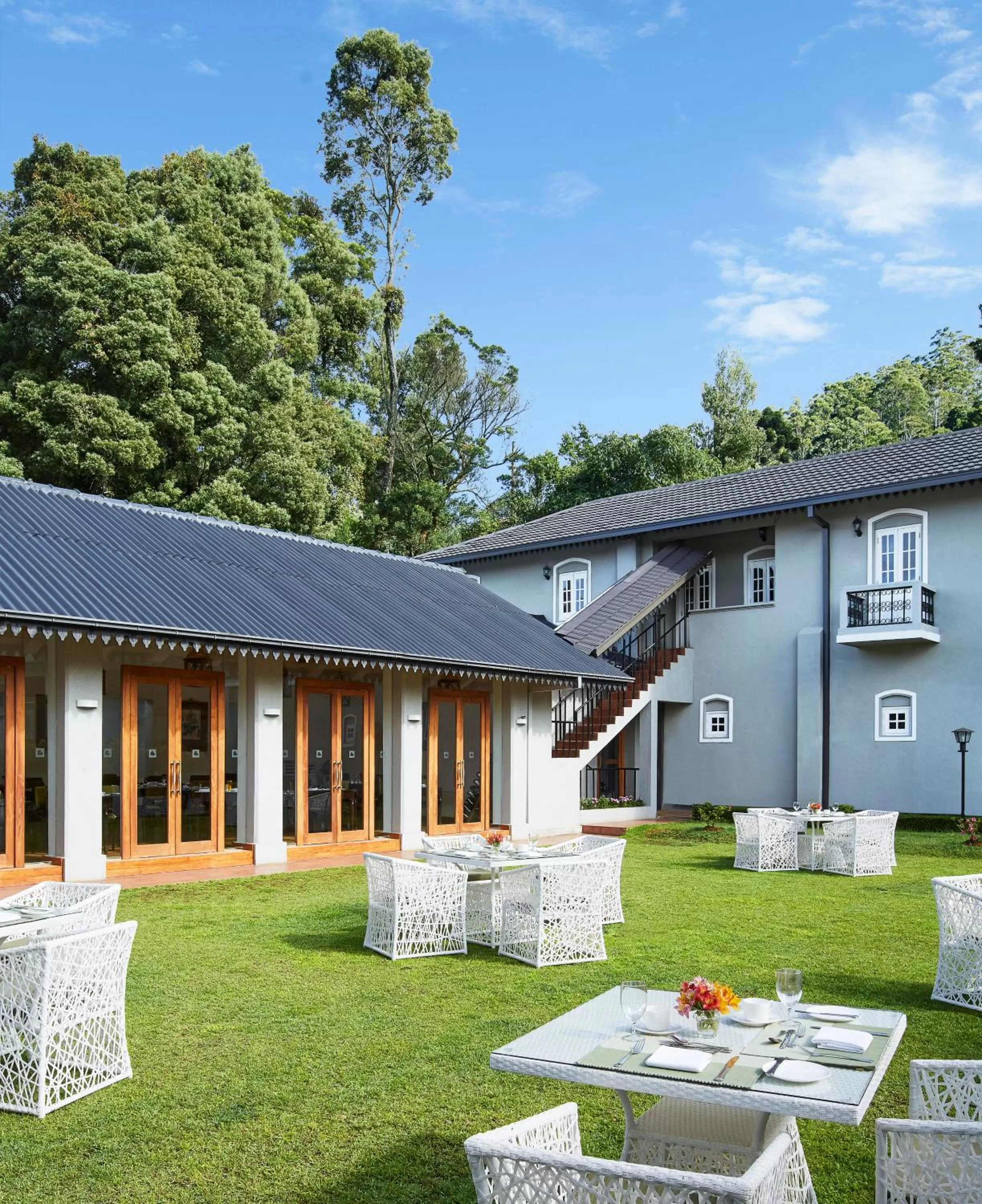 Restaurant/places to eat in Jetwing St Andrew's