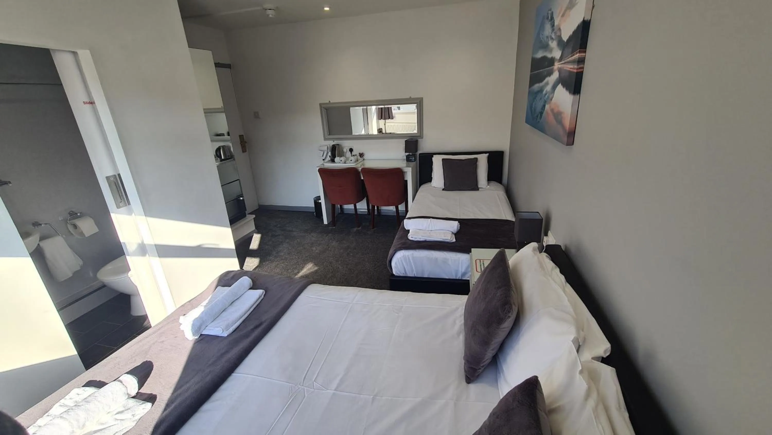 Bed in Y Gwynedd Inn