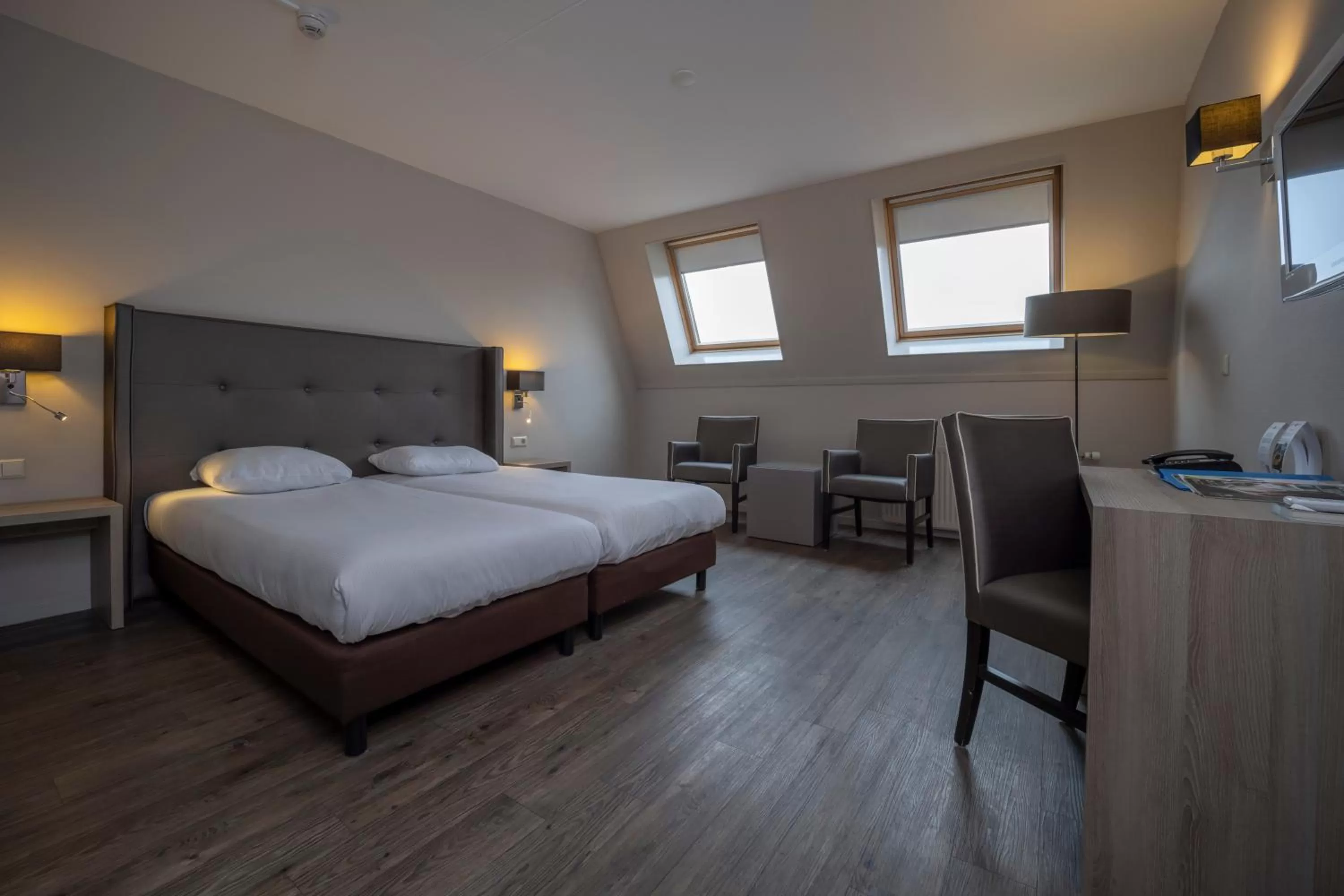 Photo of the whole room, Bed in Fletcher Zuiderduin Beachhotel