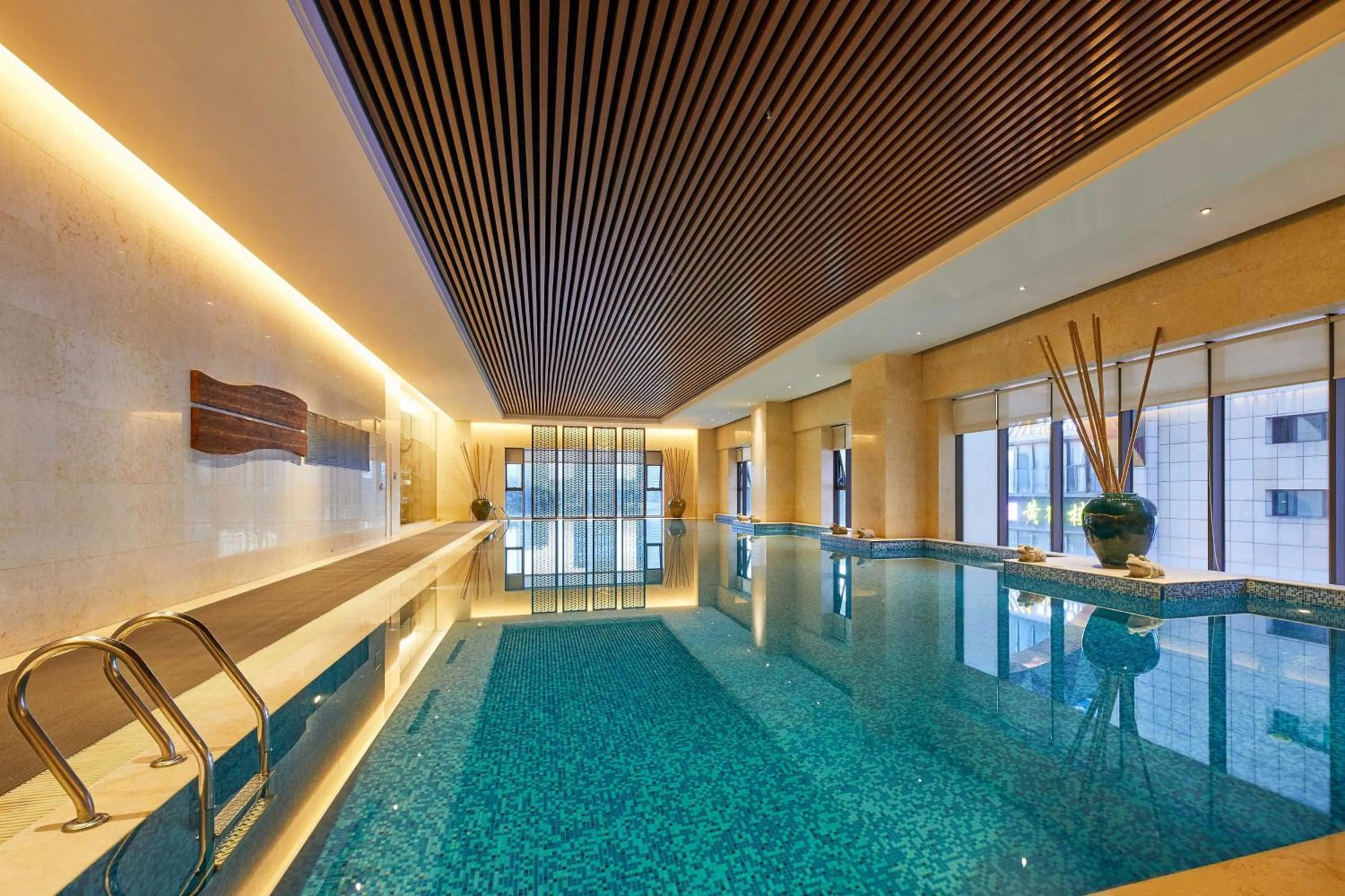Swimming pool in The Westin Fuzhou Minjiang