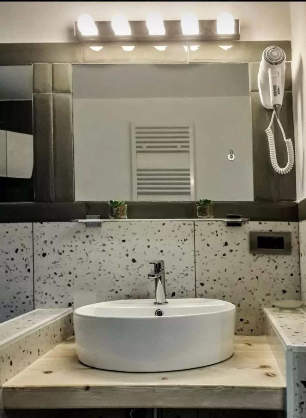 Shower in Pompei Suite