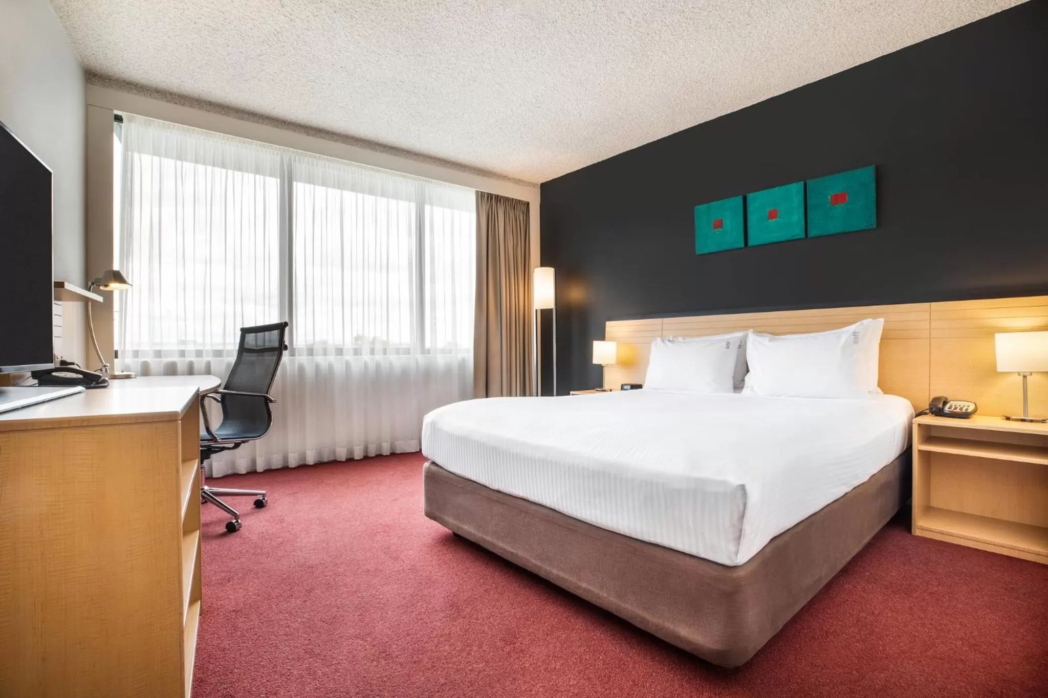 Photo of the whole room, Bed in Holiday Inn Melbourne Airport by IHG