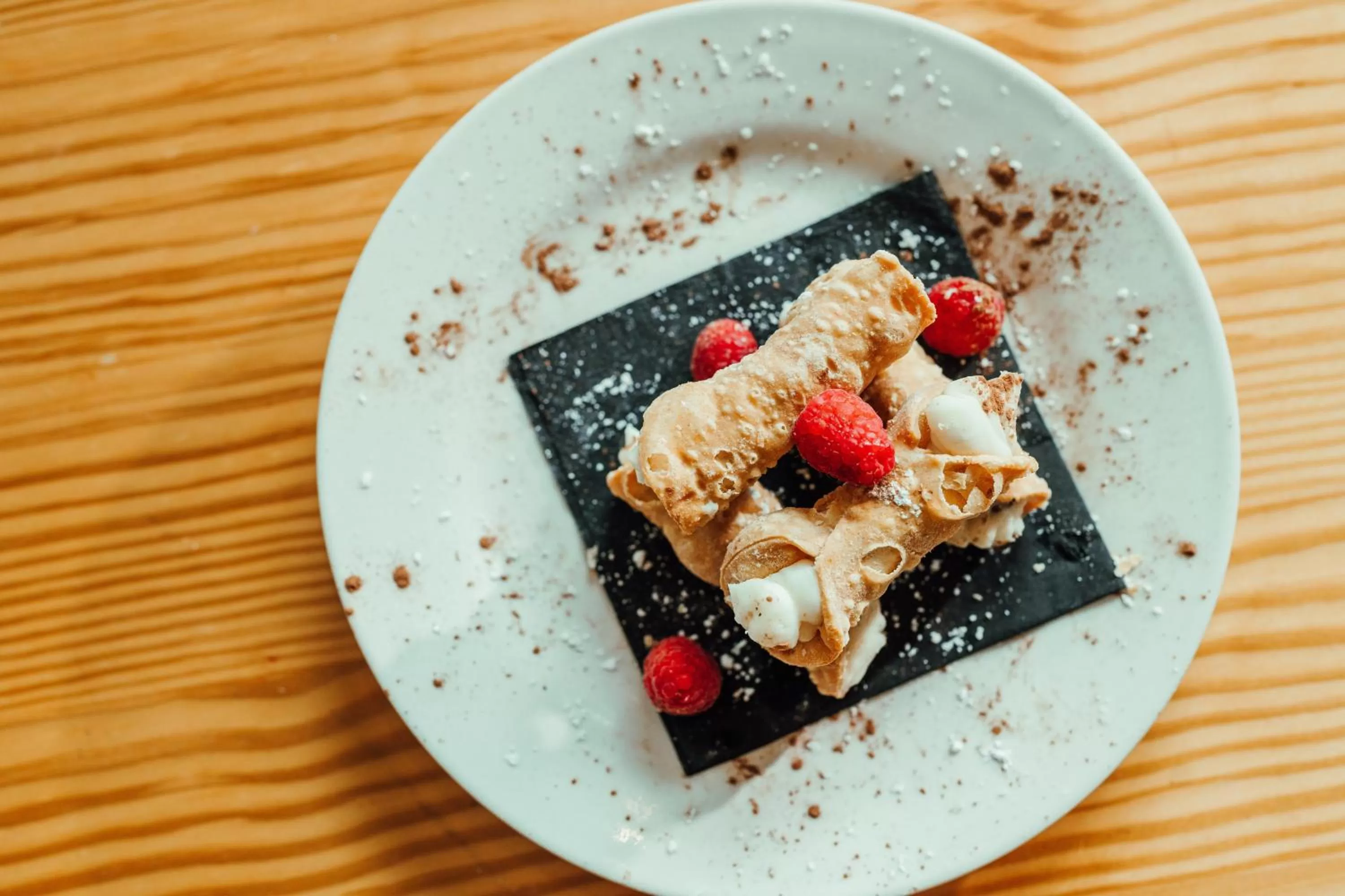 Food and drinks in Hotel Skyler Syracuse, Tapestry Collection by Hilton