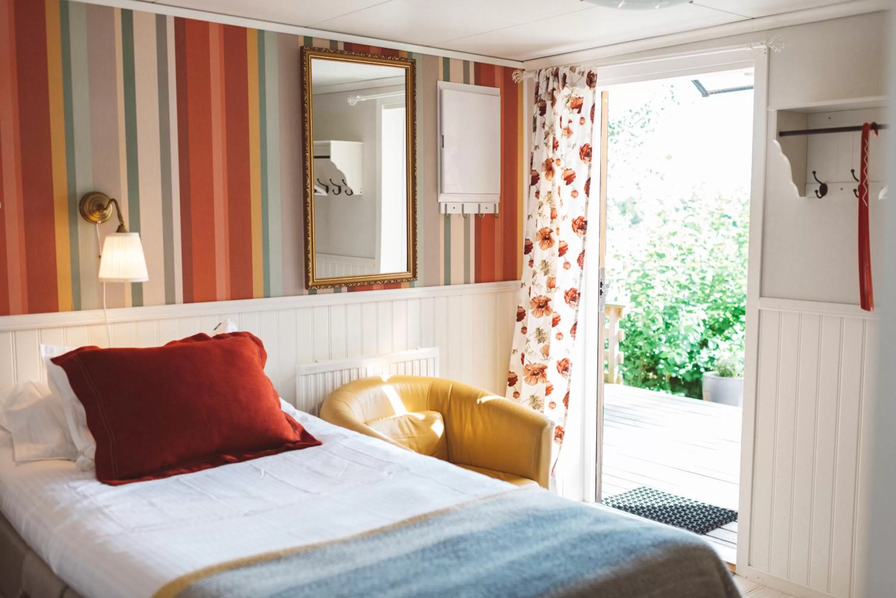 Property building, Bed in Woodstock B&B & Studio Apartments