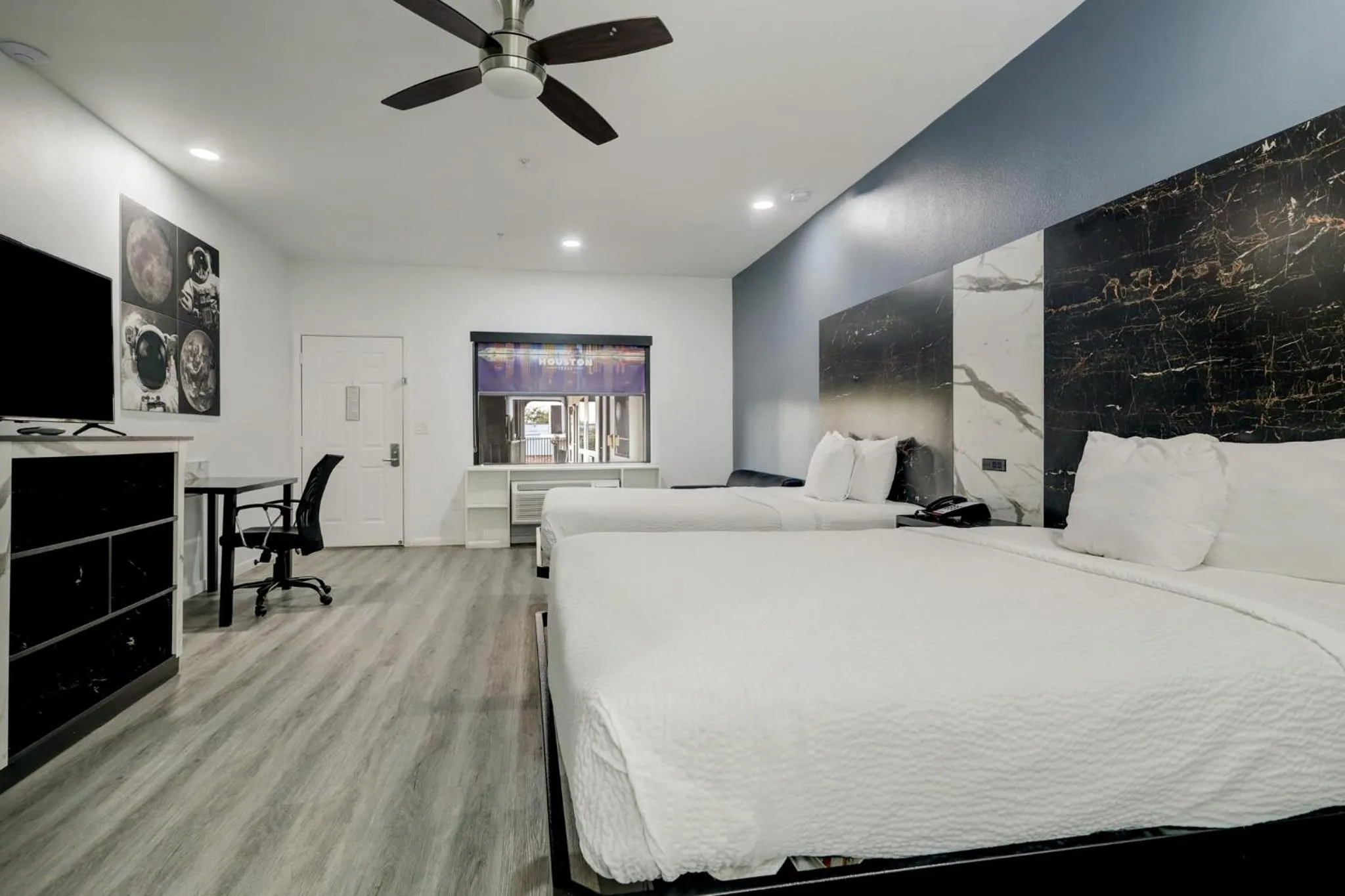 Bedroom, Bed in Grand Villa Inn Galleria