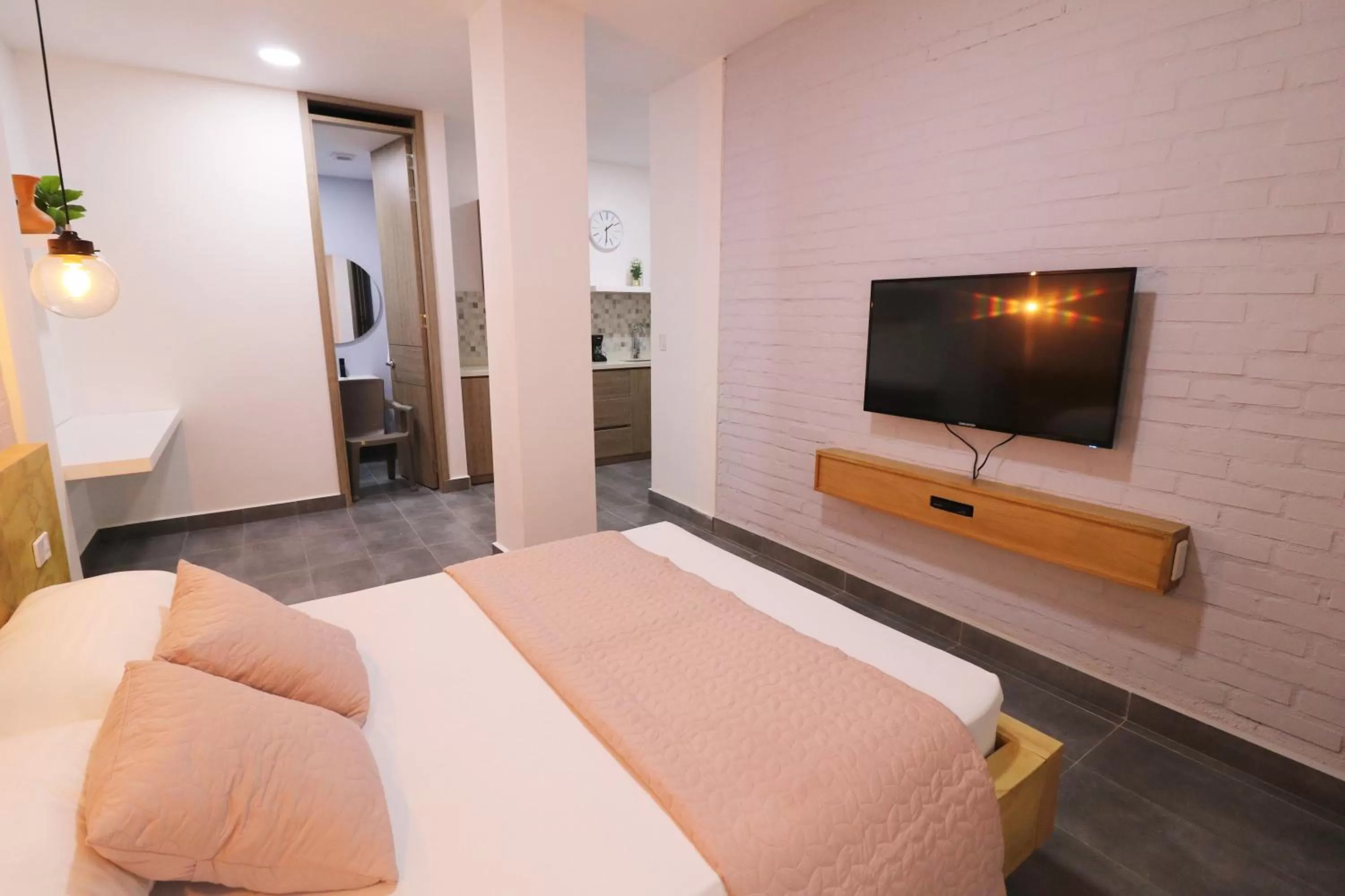 Bed in 554 Apartments