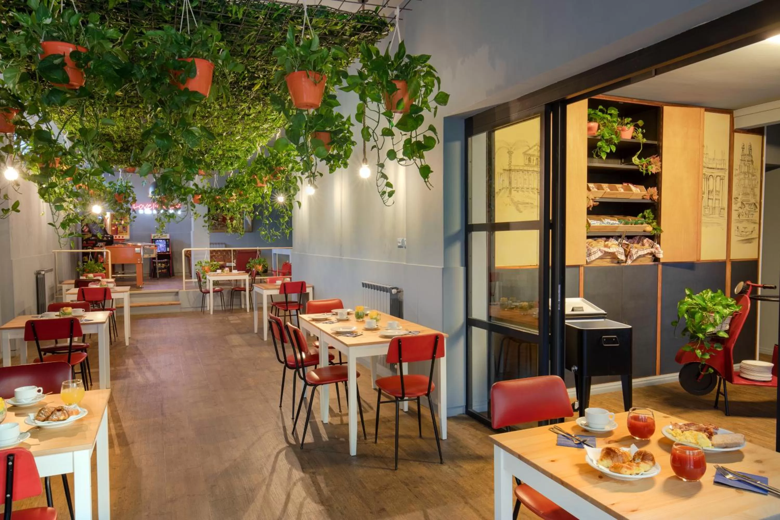 Restaurant/places to eat in Bloom Hotel Rome