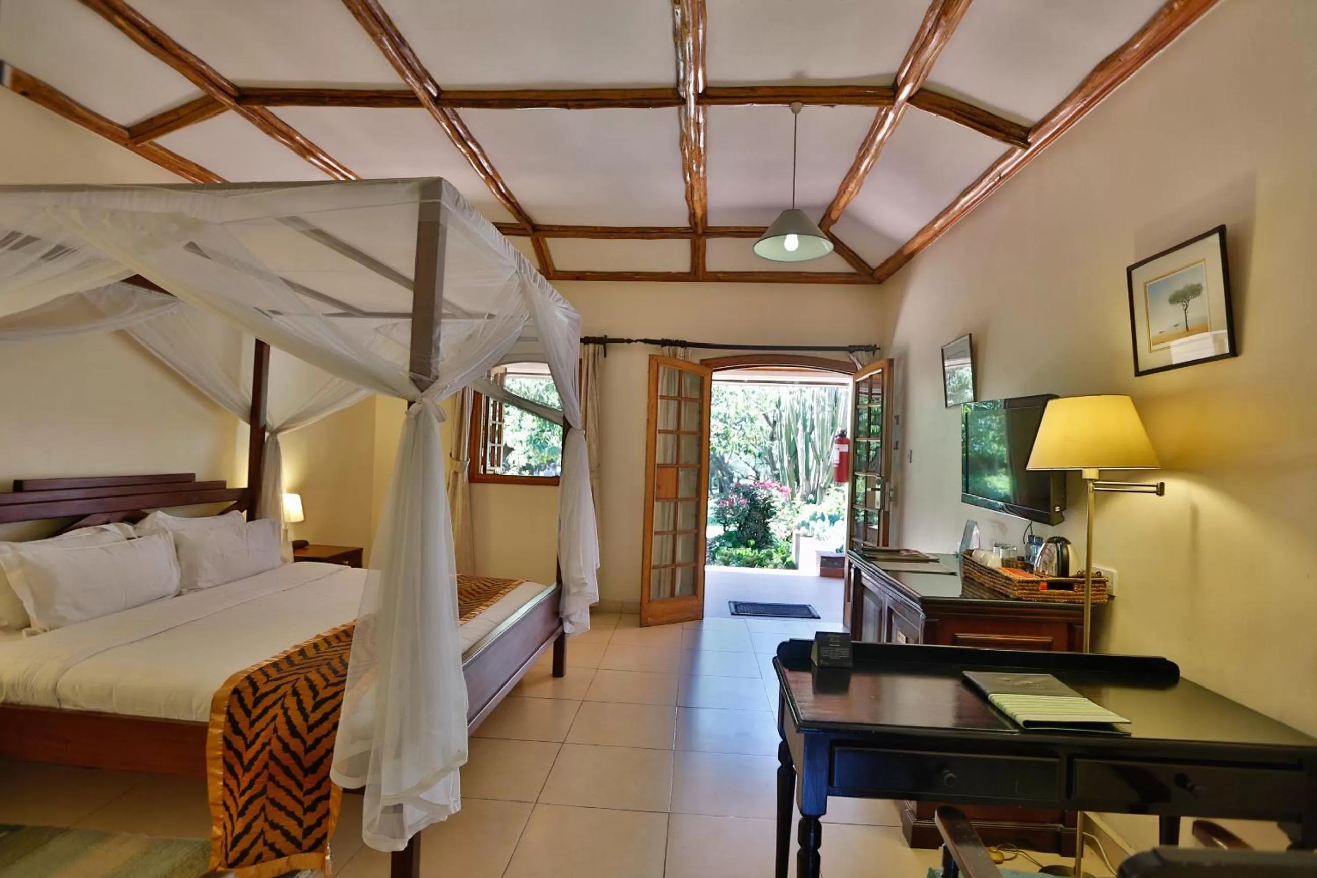 Photo of the whole room, Bed in Muthu Lake Naivasha Country Club, Naivasha