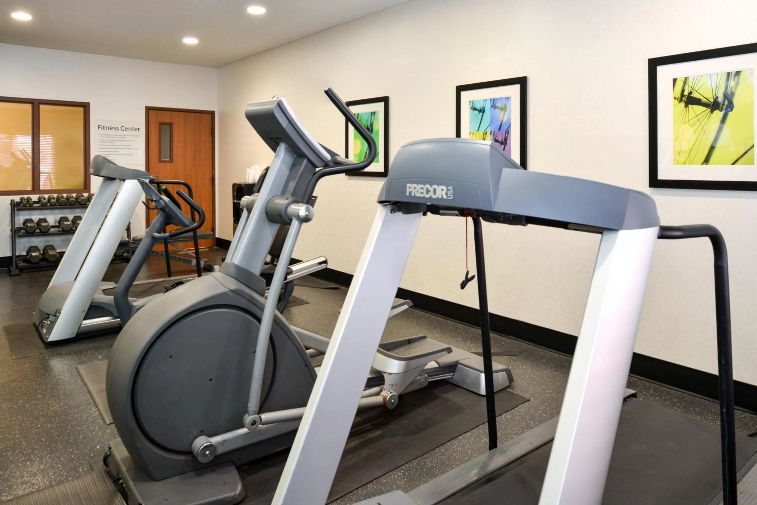 Spa and wellness centre/facilities in Holiday Inn Express Hotel & Suites Omaha West by IHG