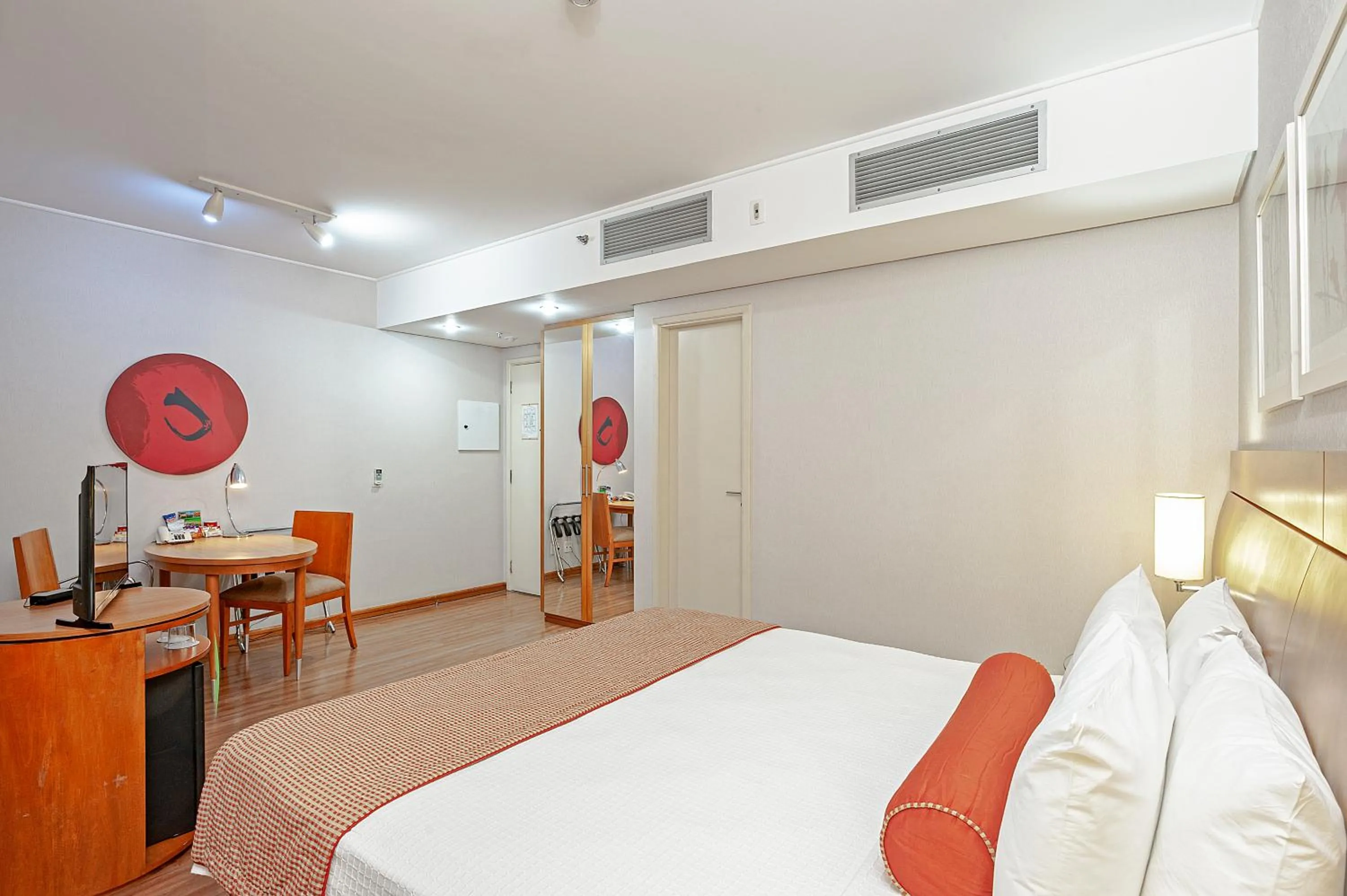 Photo of the whole room, Bed in Slaviero São Paulo Moema