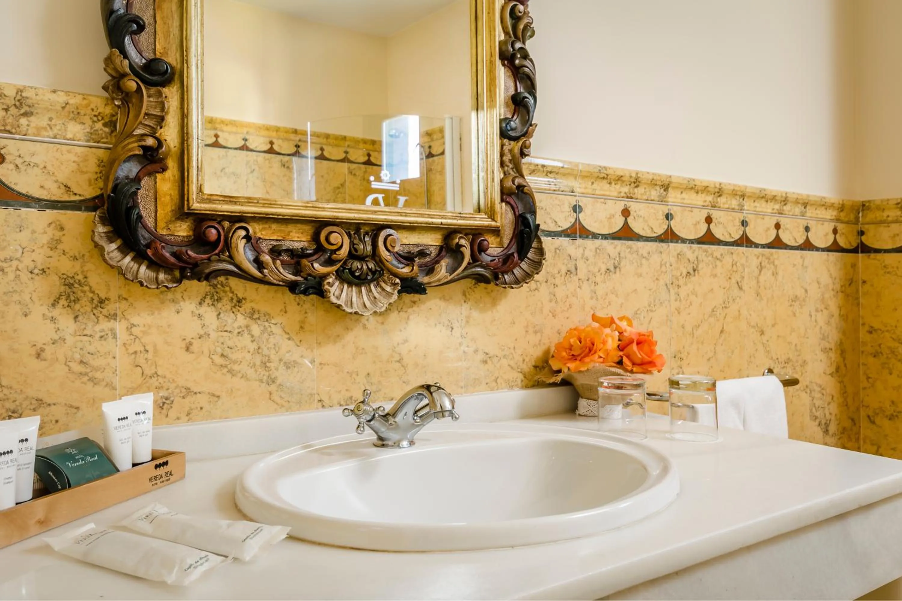 Shower in YIT Vereda Real