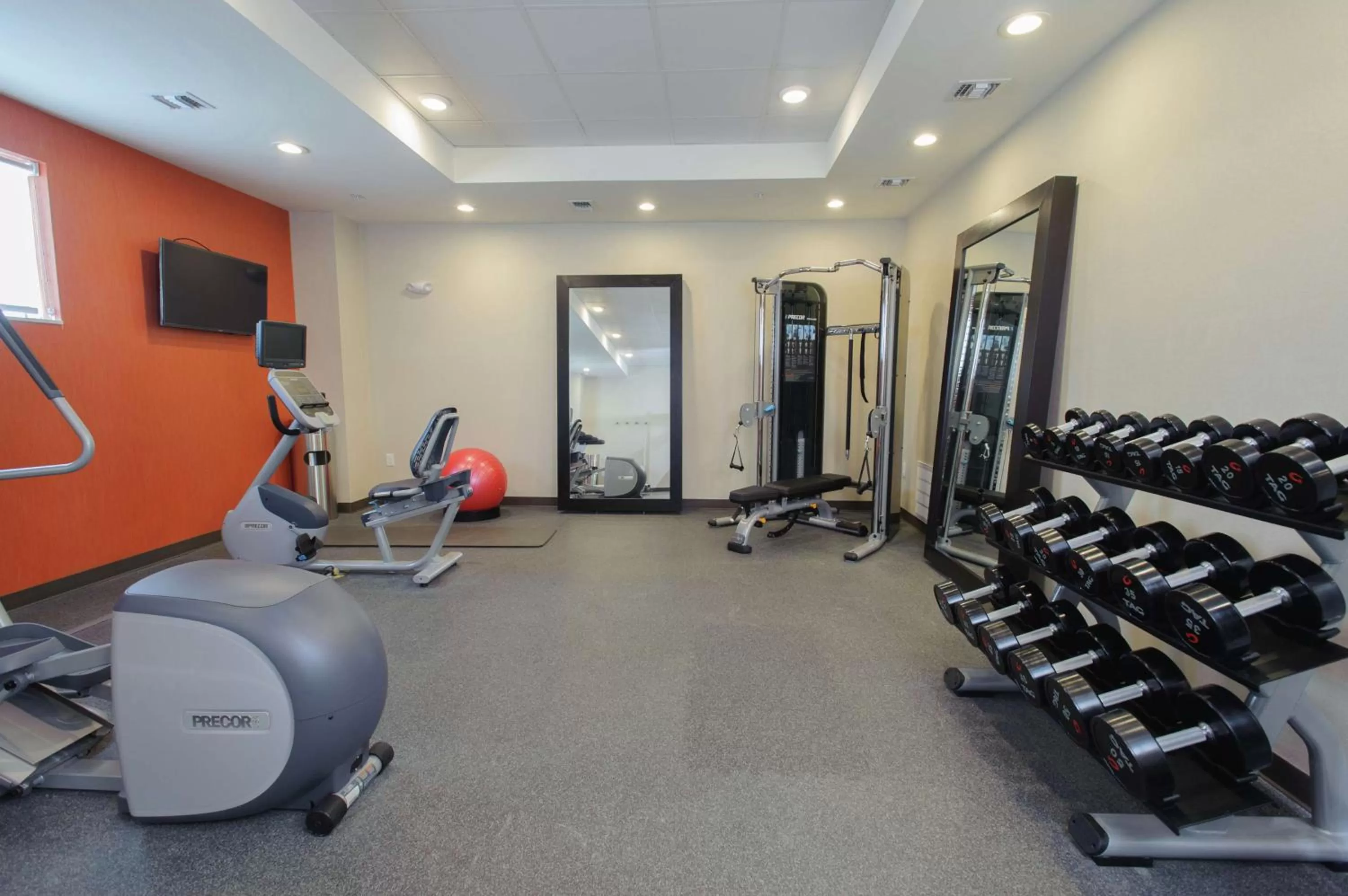 Fitness centre/facilities in Home2 Suites by Hilton Portland