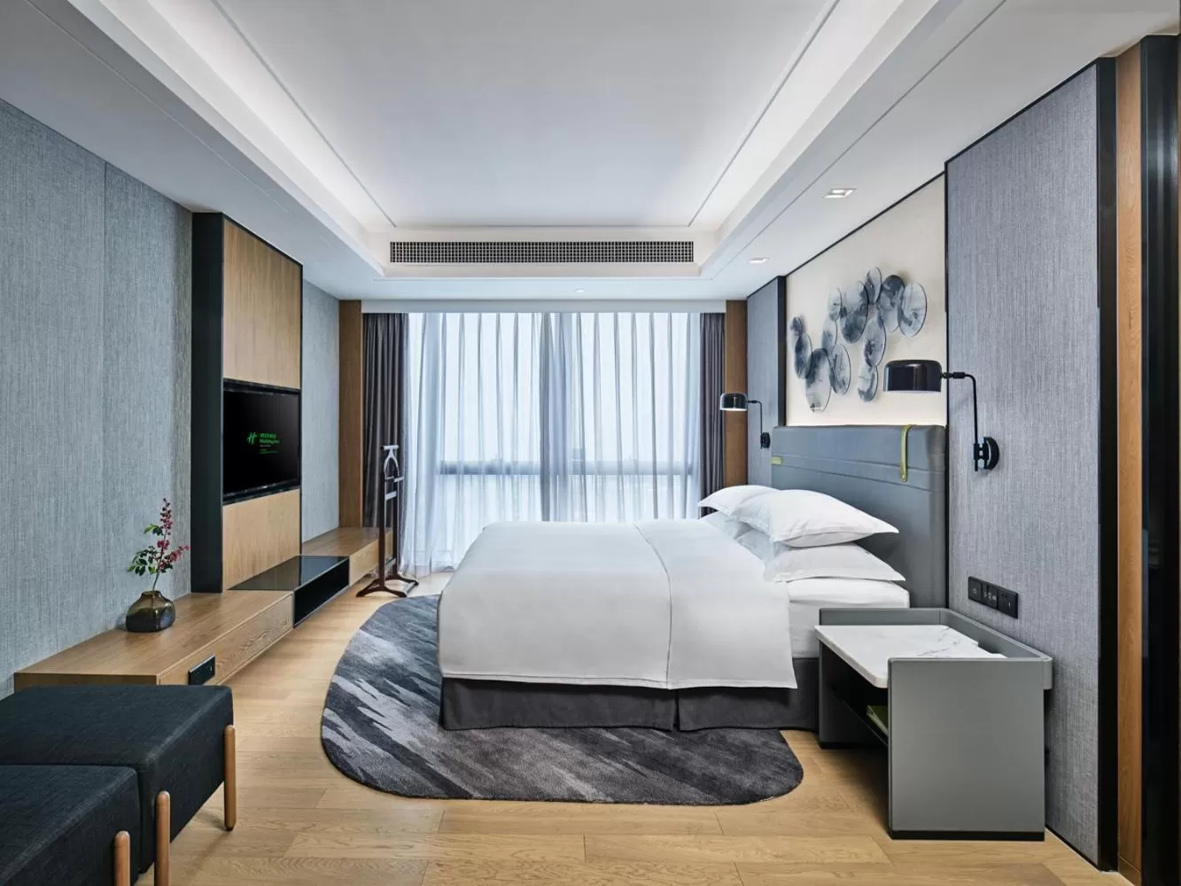 Bed in Holiday Inn Guangzhou South Lake-an lHG Hotel