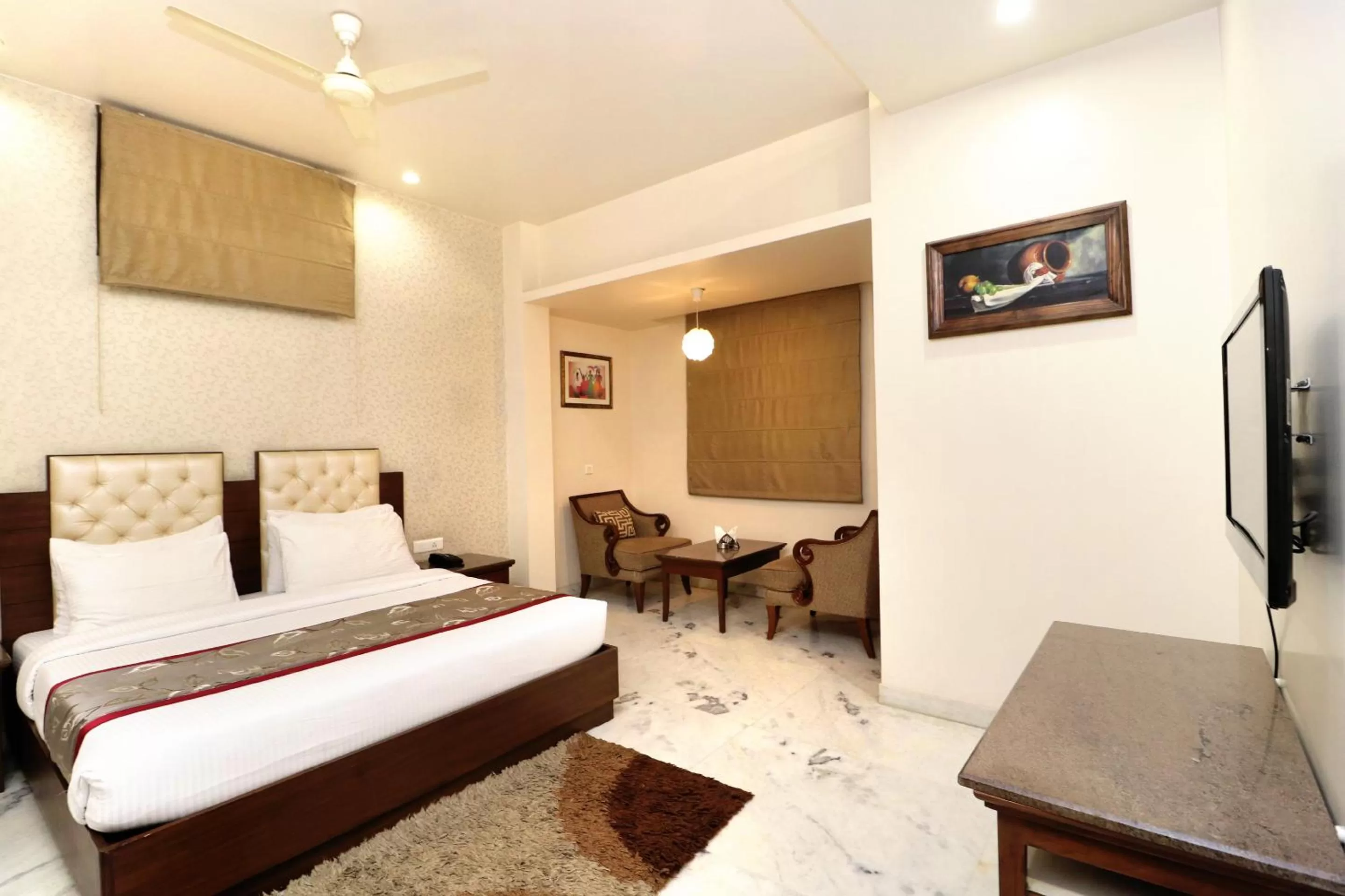 Photo of the whole room, Bed in Hotel Leela Grande