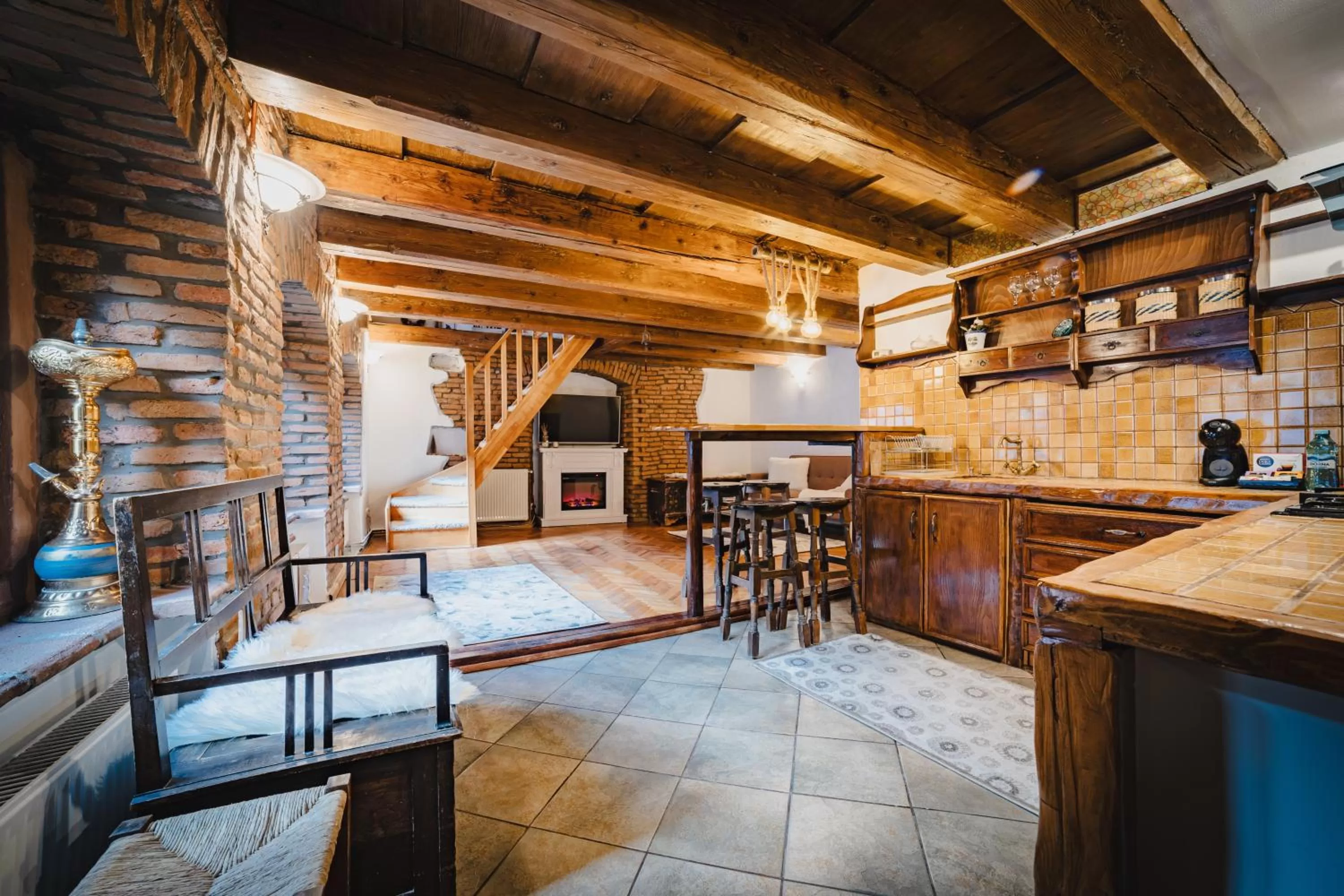 Kitchen or kitchenette in ALBERT RESIDENCE Brasov with complimentary parking and 10 percent Food and Drinks