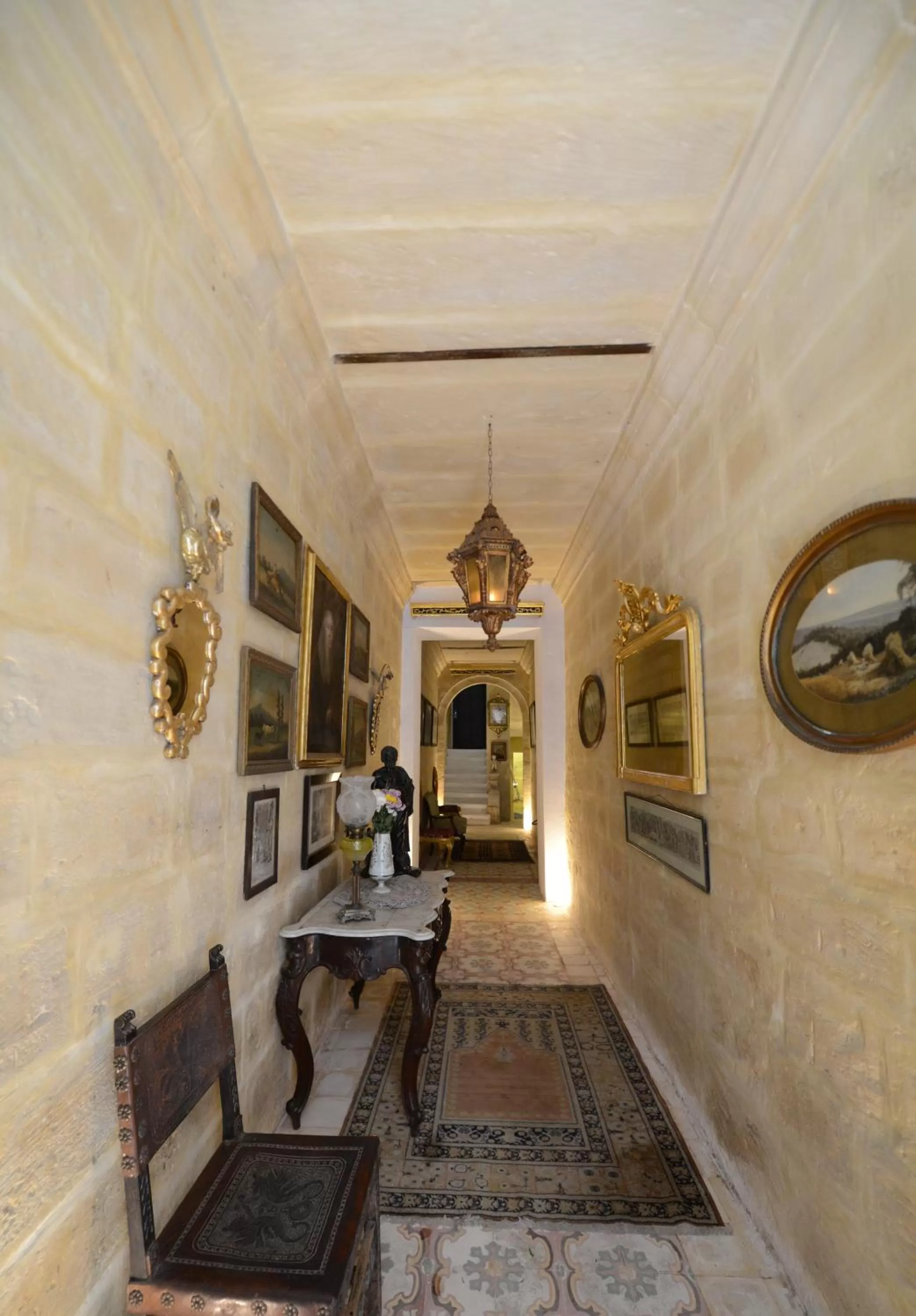 Facade/entrance in Paulos Valletta