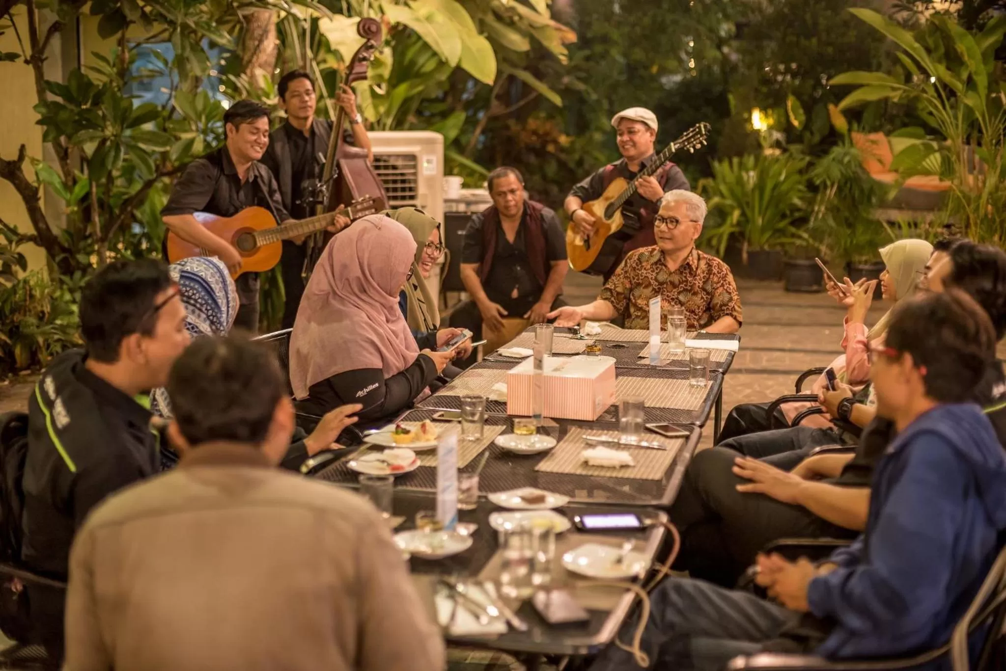 Restaurant/places to eat in Holiday Inn Cikarang Jababeka by IHG