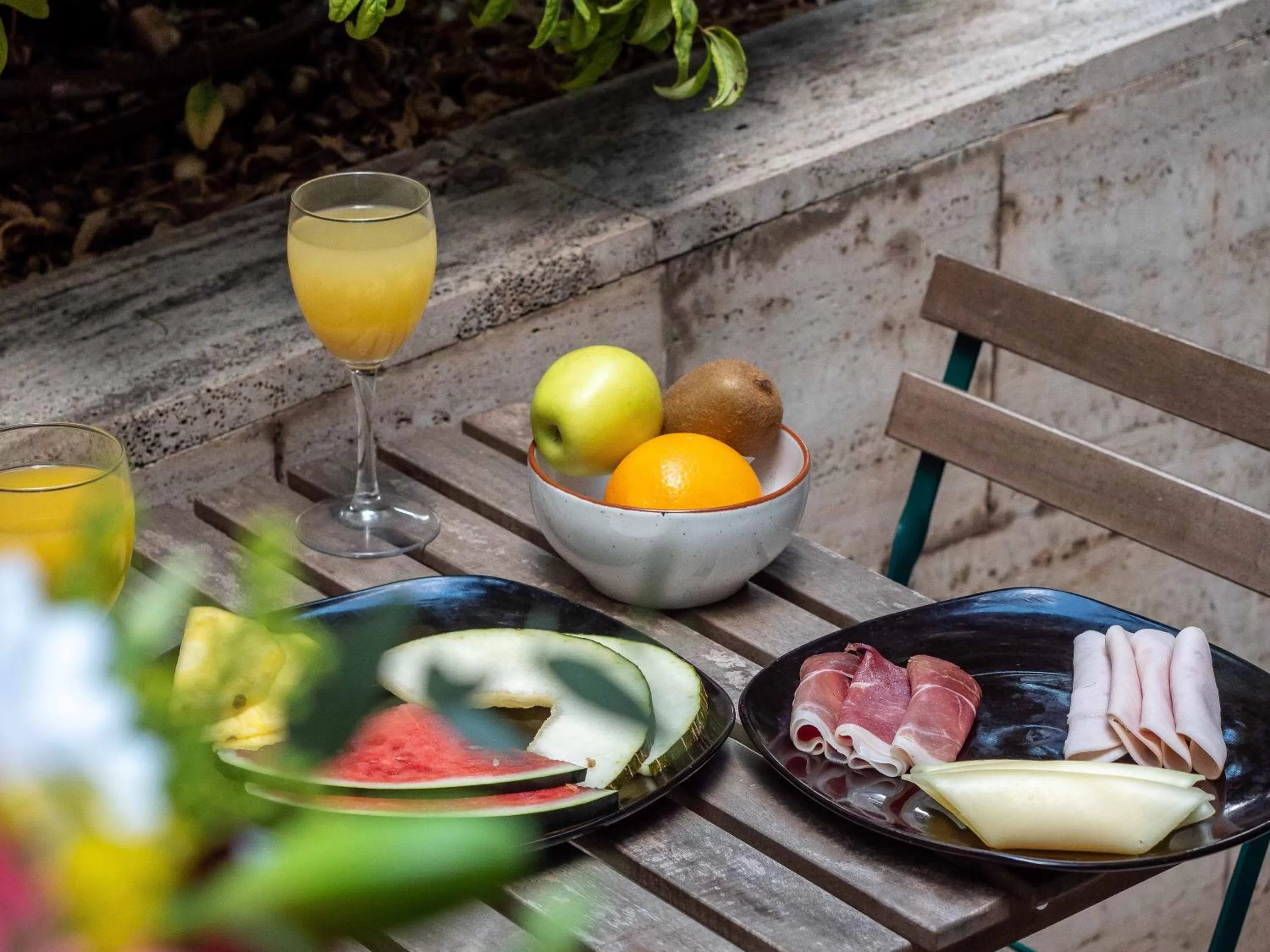 Restaurant/places to eat in Vilana Hotel Boutique