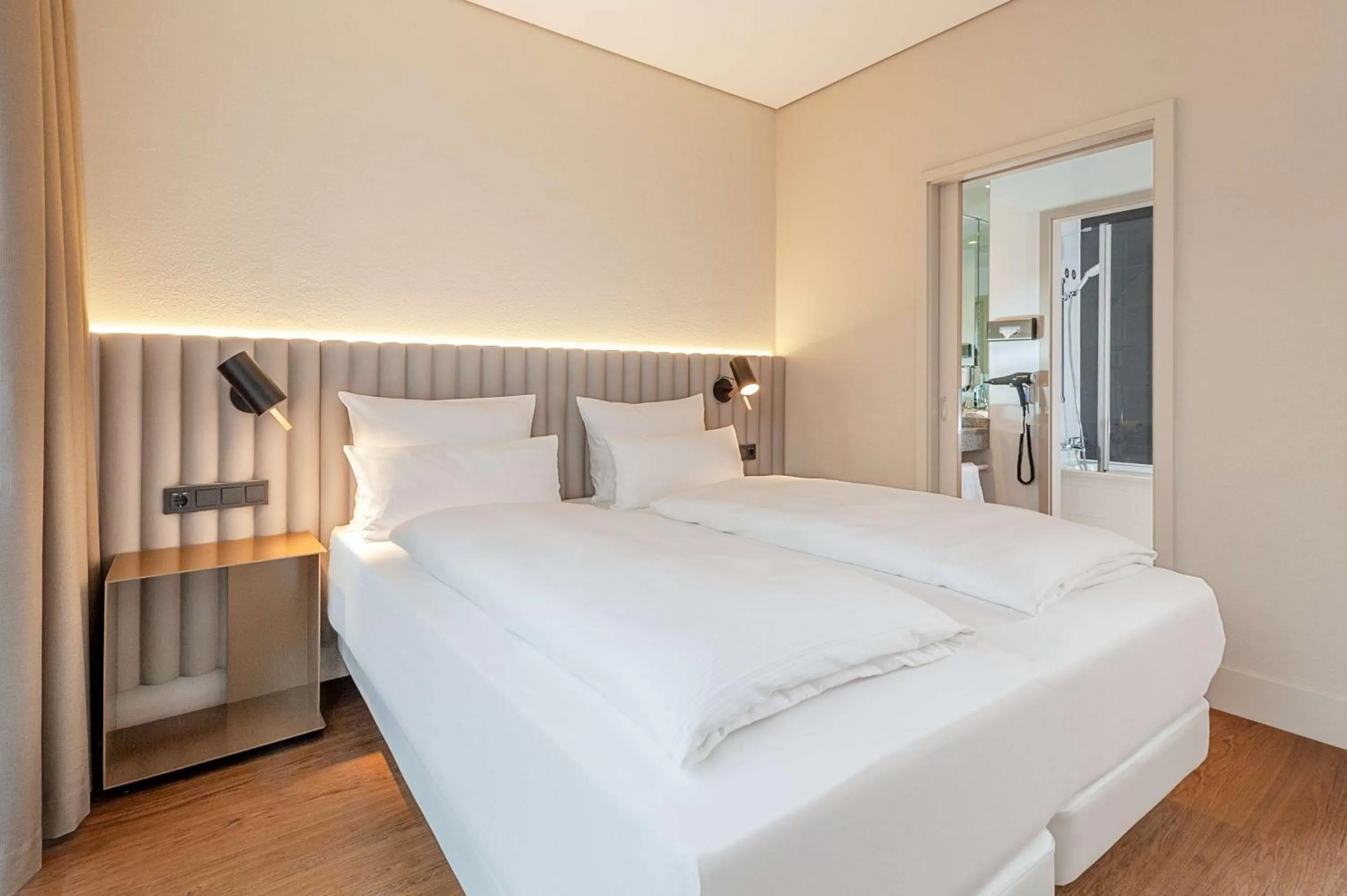 Standard Double Room Free Parking Promo with breakfast - single occupancy in NH München Unterhaching