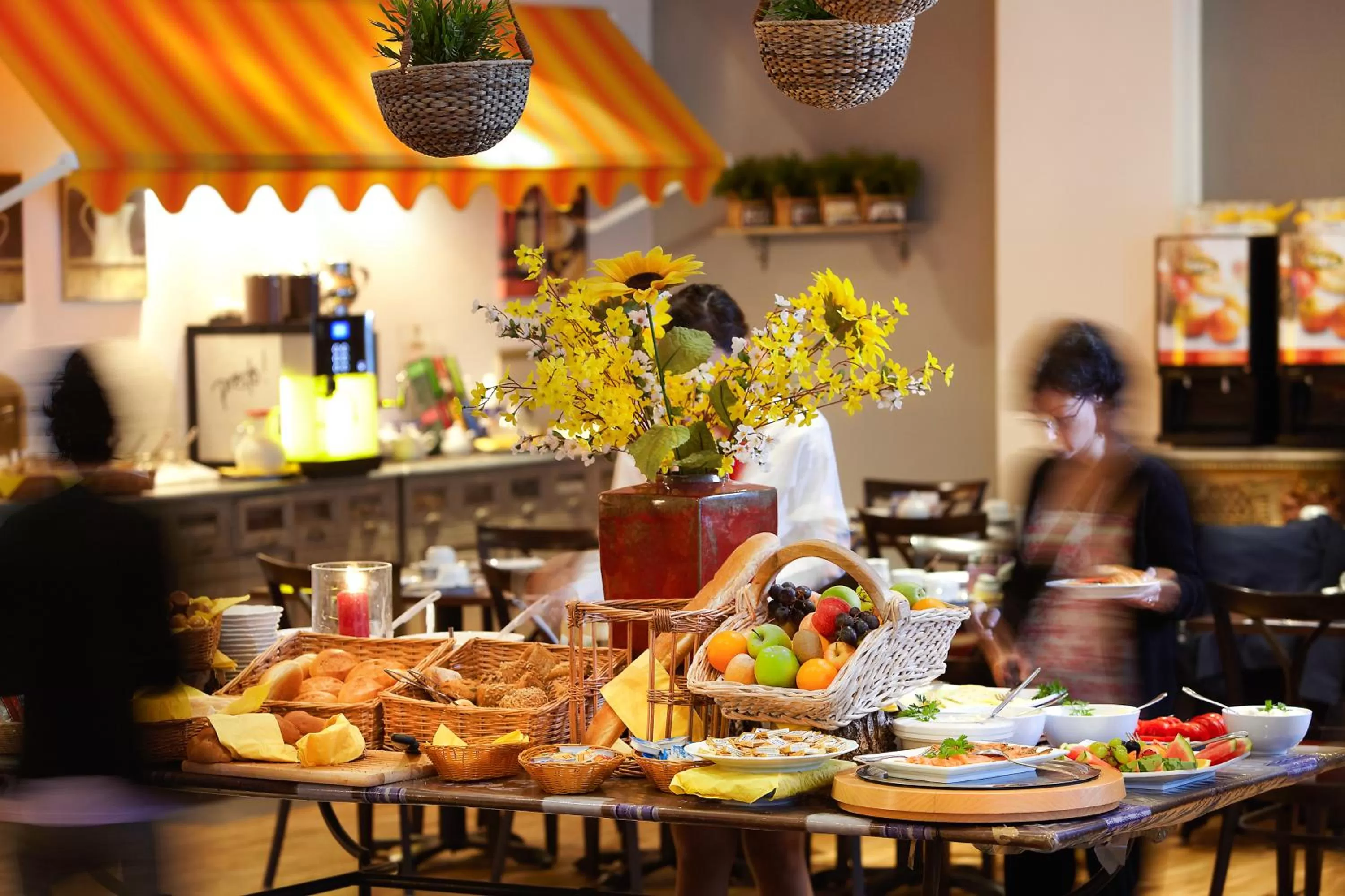 Restaurant/places to eat in Hotel Chateau Kurfürstendamm