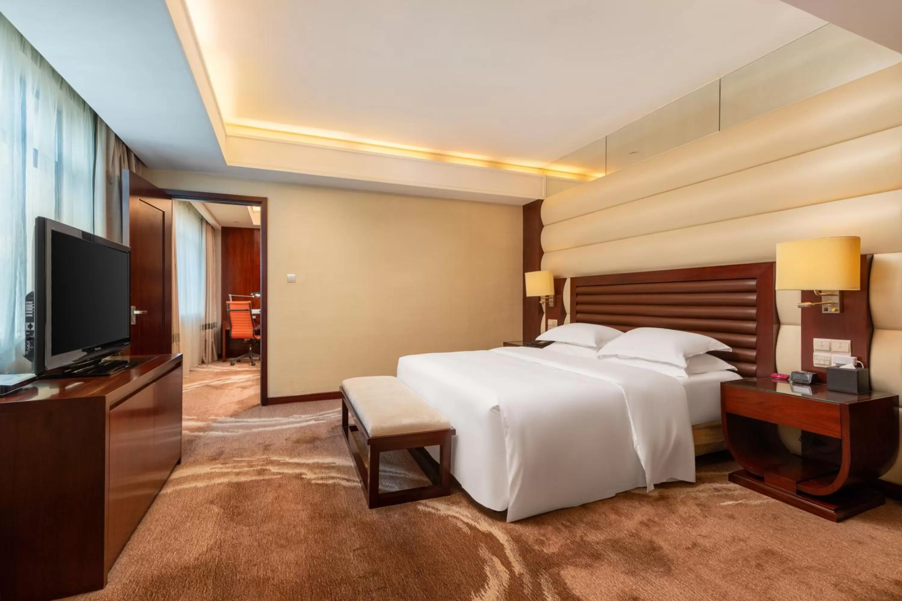Bedroom, Bed in Crowne Plaza Foshan by IHG