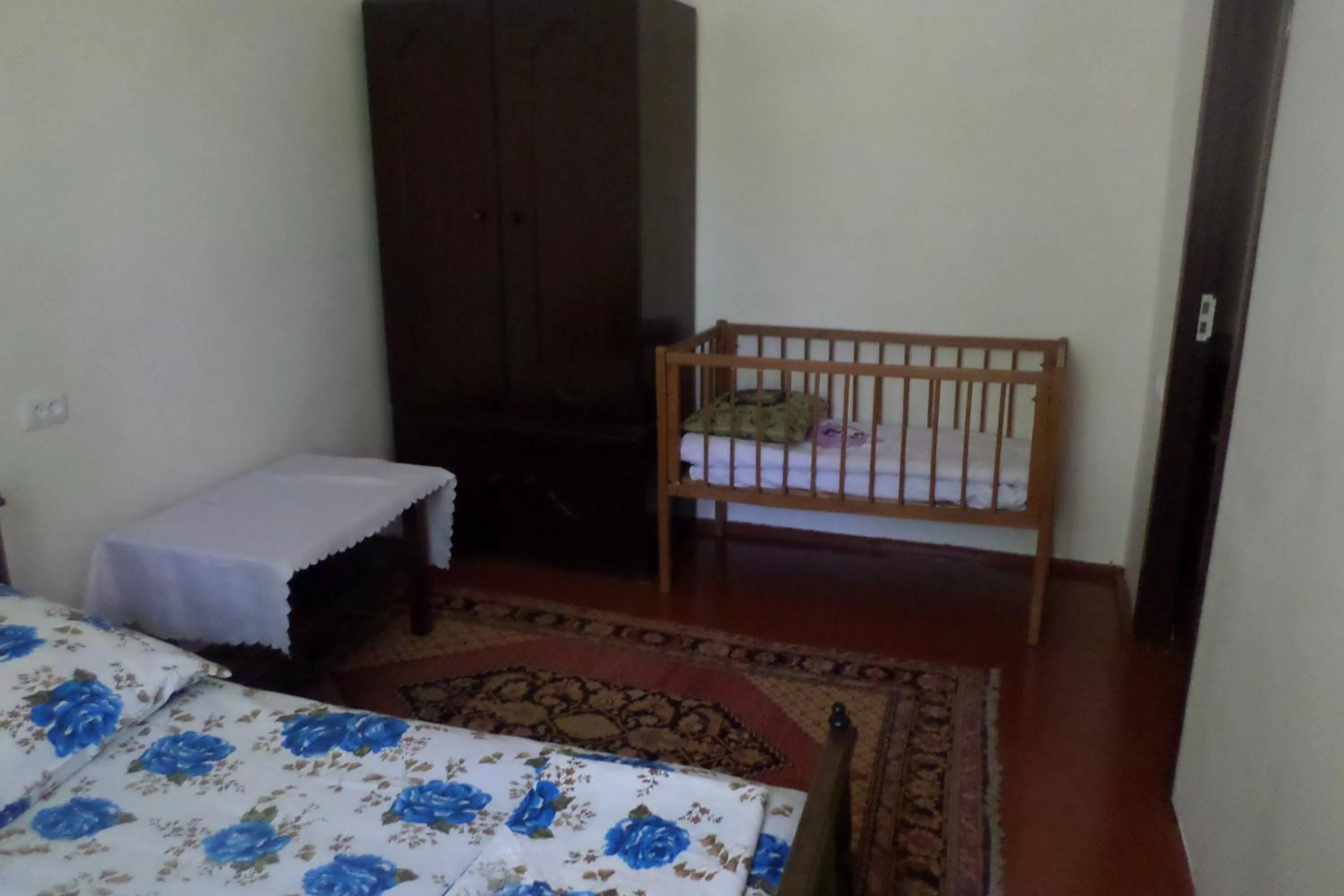 Photo of the whole room, Bed in Spandaryan House