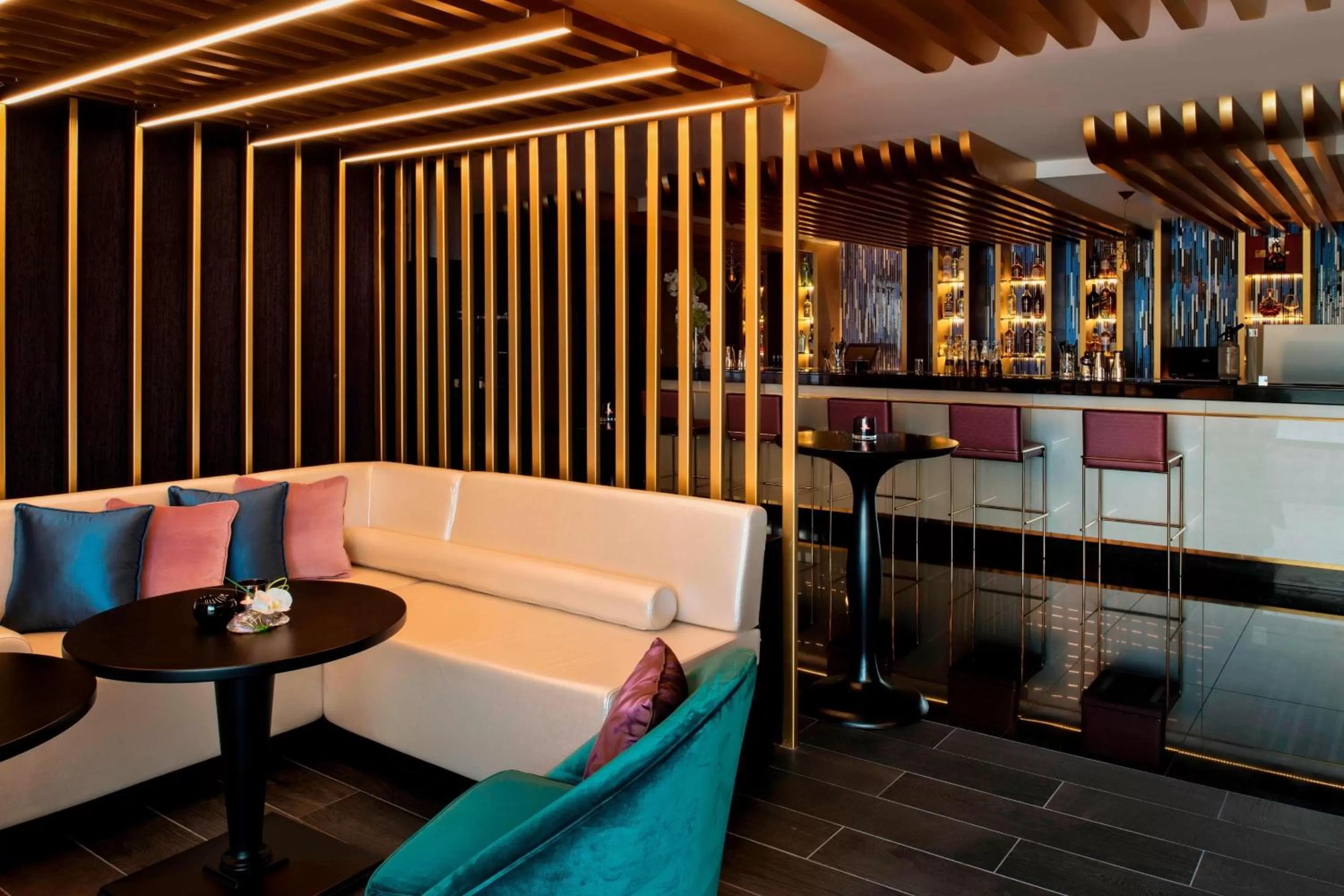 Restaurant/places to eat in W Doha