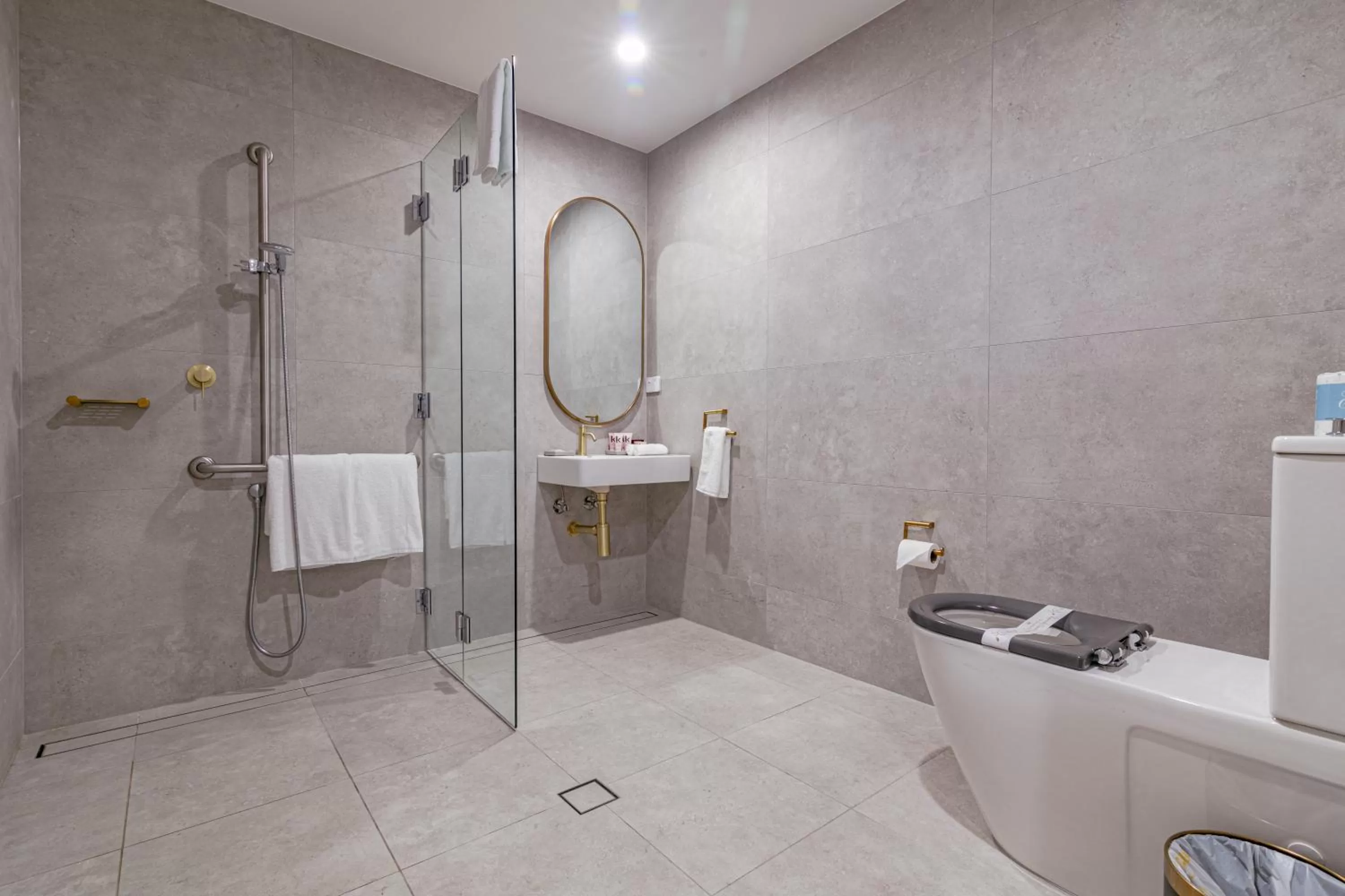 Shower in Astina Suites, Penrith