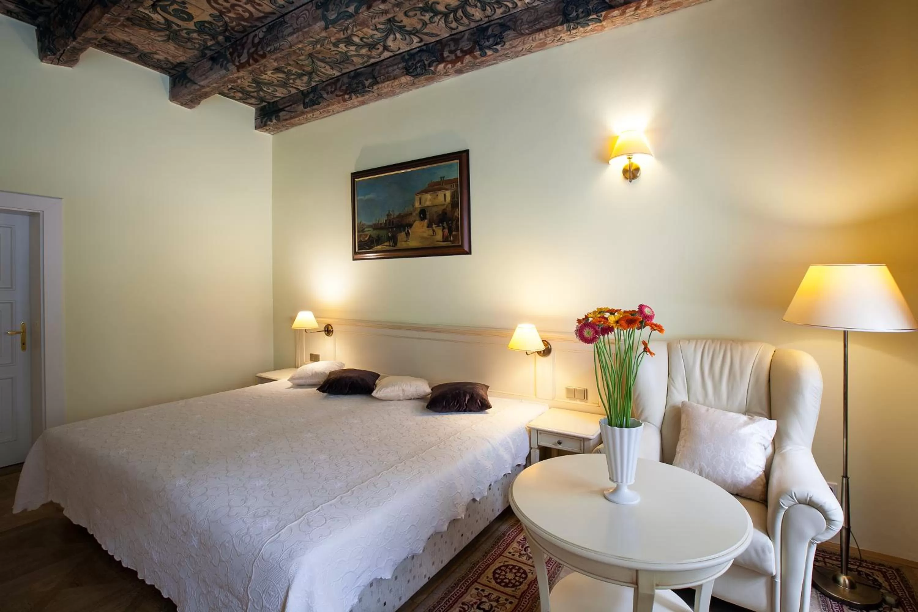 Bed in Tyn Yard Residence