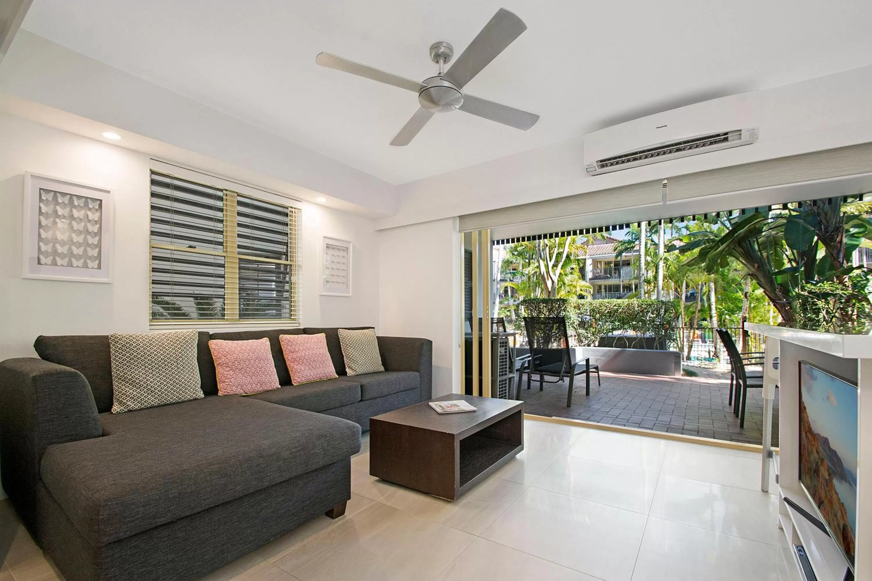 Living room in Mantra French Quarter Noosa