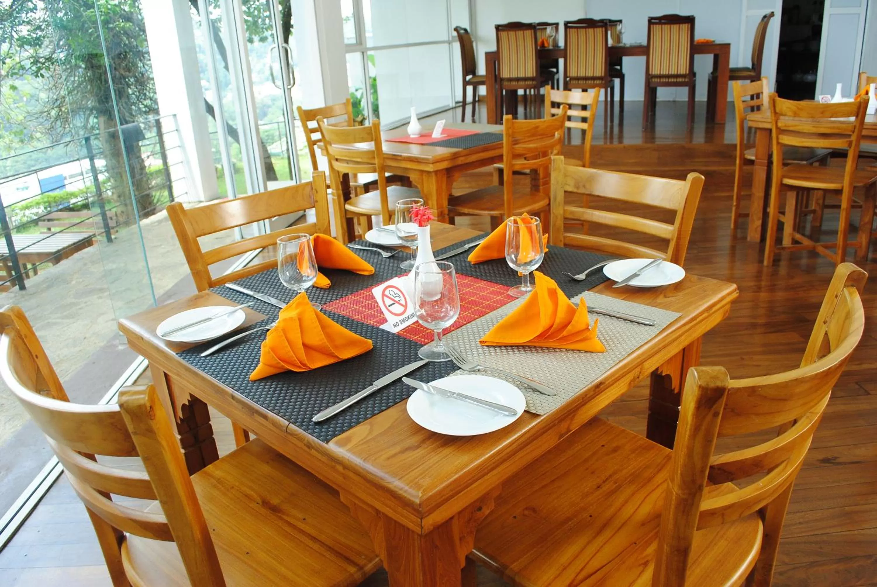 Restaurant/places to eat in Hotel See Kandy